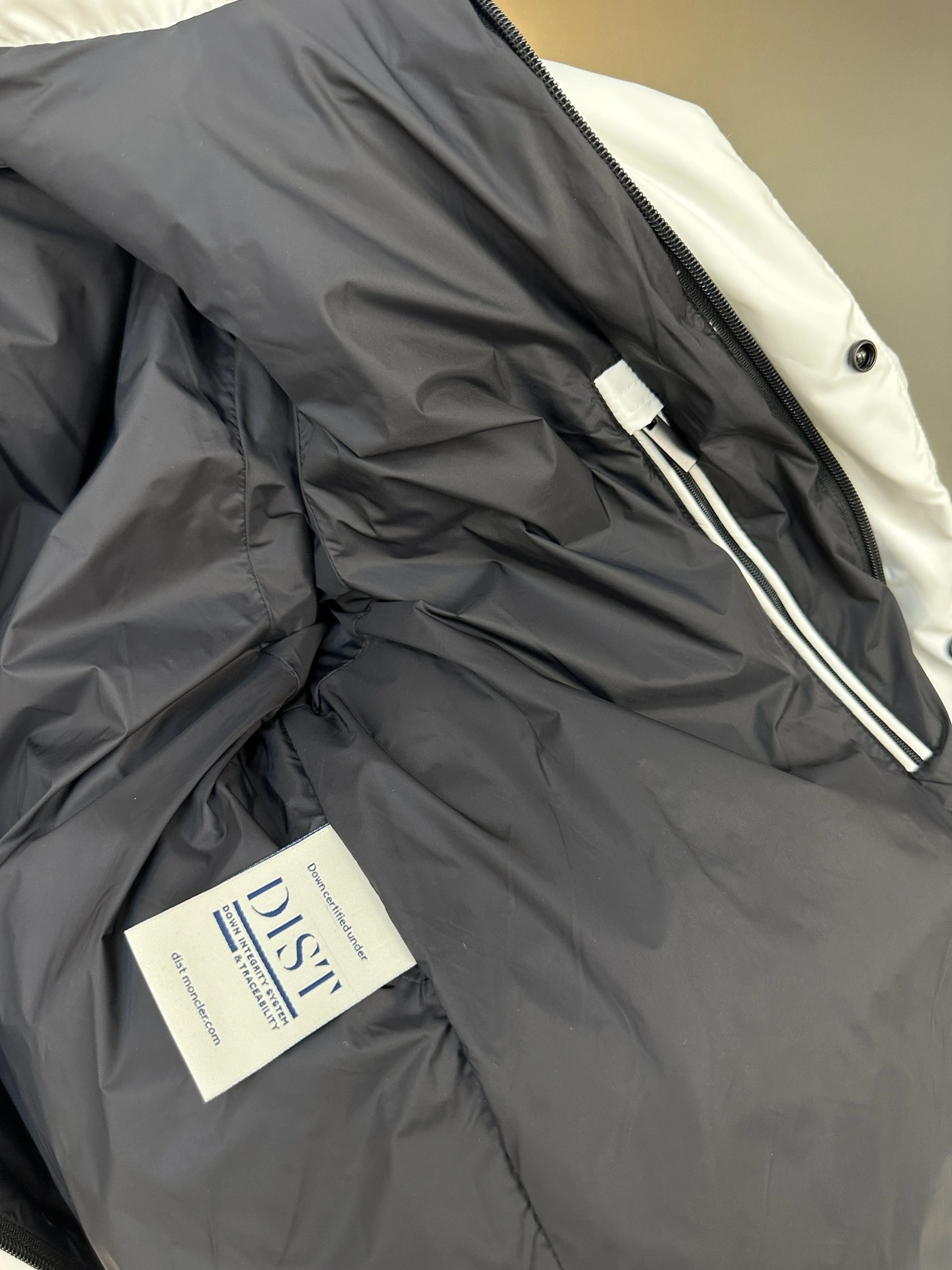 Moncler Down Jackets RelaxedFit 146182