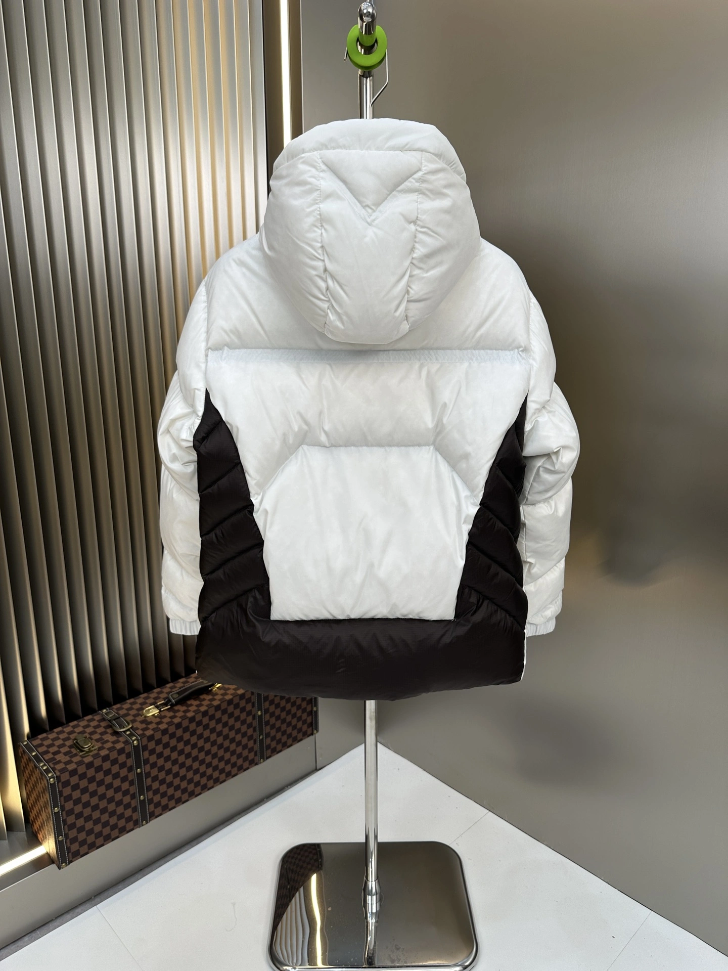 Moncler Down Jackets RelaxedFit 146182