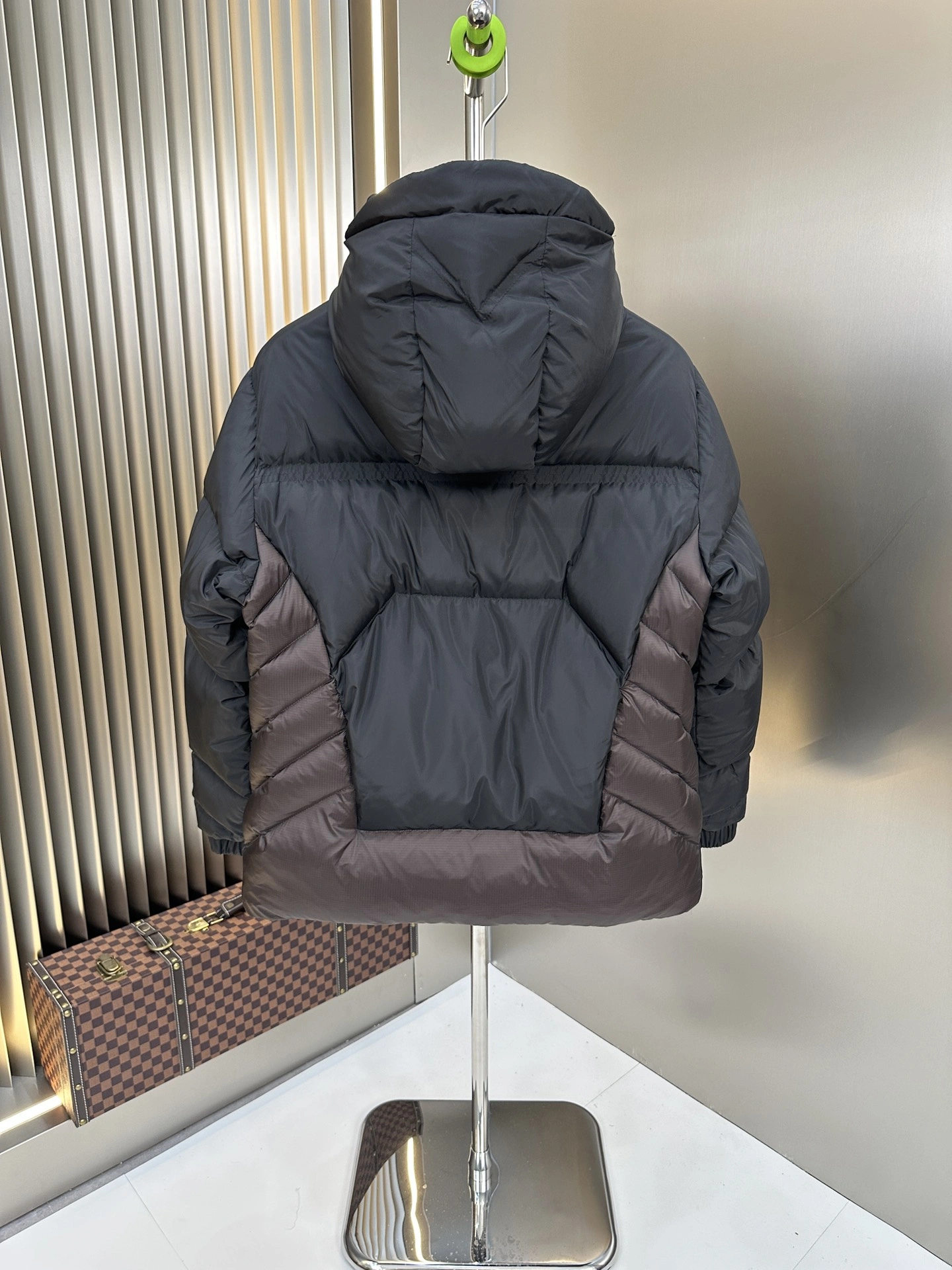 Reliable Moncler Down Jackets 146163