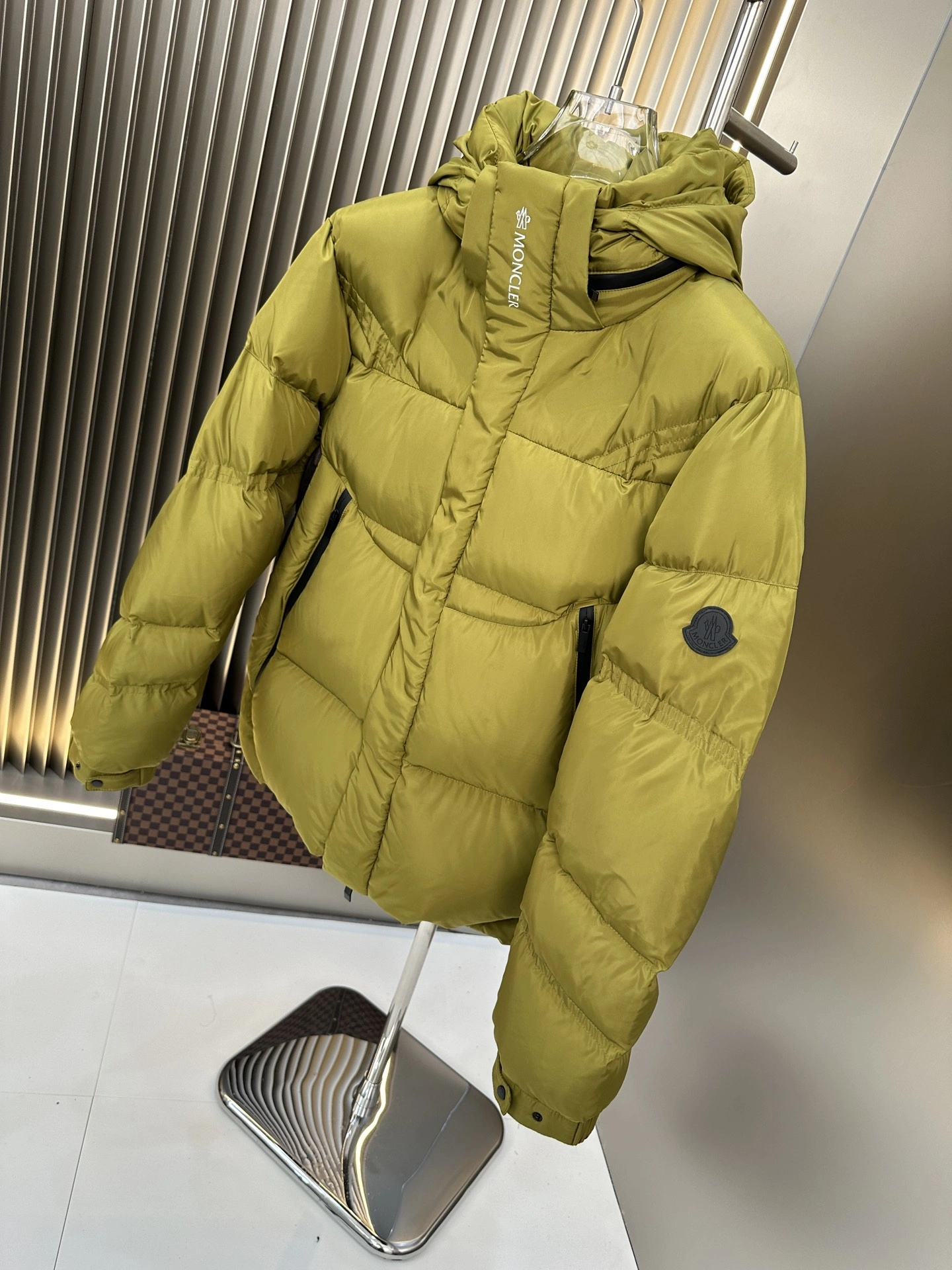 Moncler Down Jackets Sustainable 146169