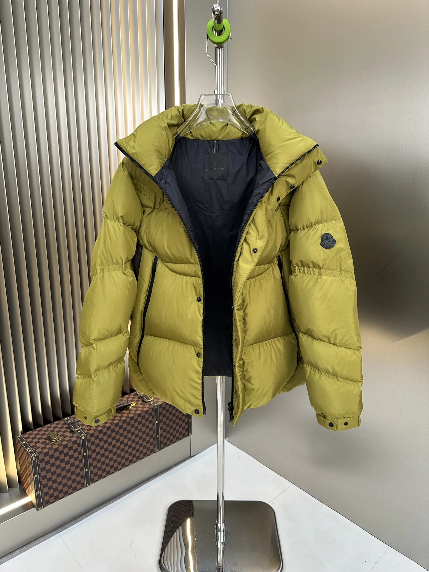 Moncler Down Jackets Sustainable 146169