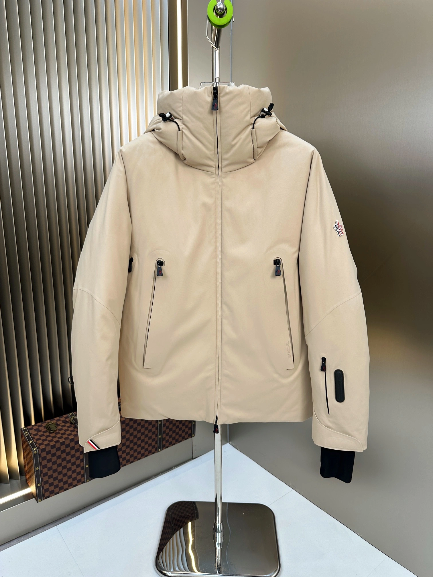 Moncler Down Jackets Stylish 146185