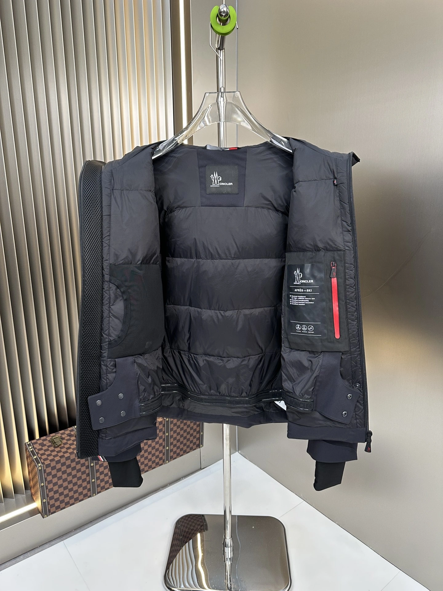 Moncler Down Jackets Stylish 146185