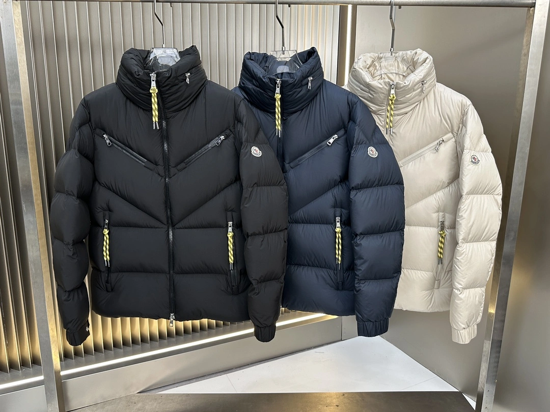Moncler Down Jackets Sophisticated 146168
