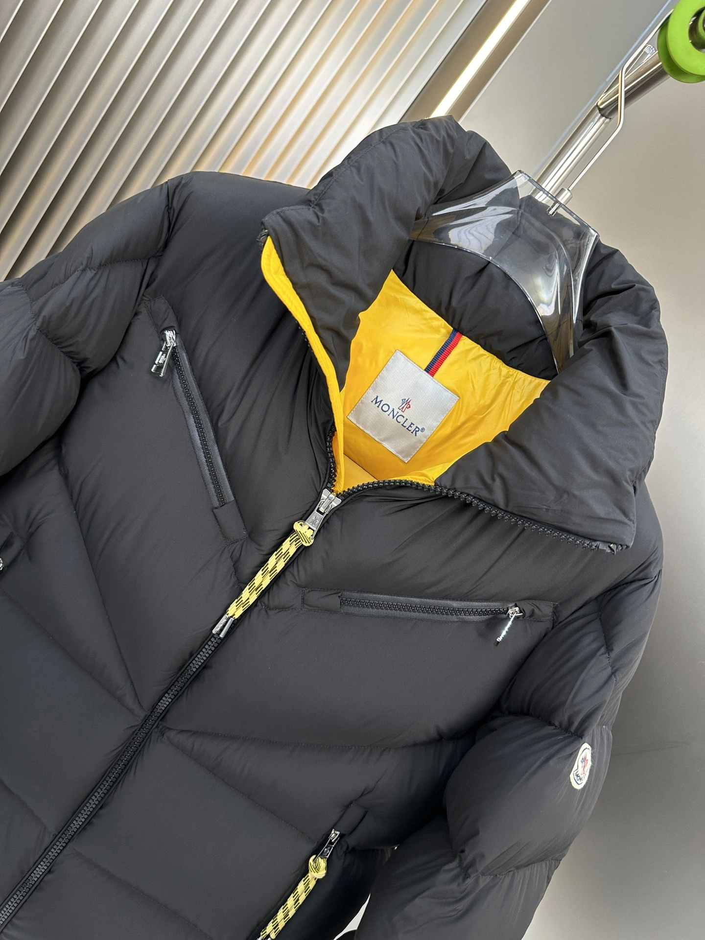 Moncler Down Jackets Sophisticated 146168
