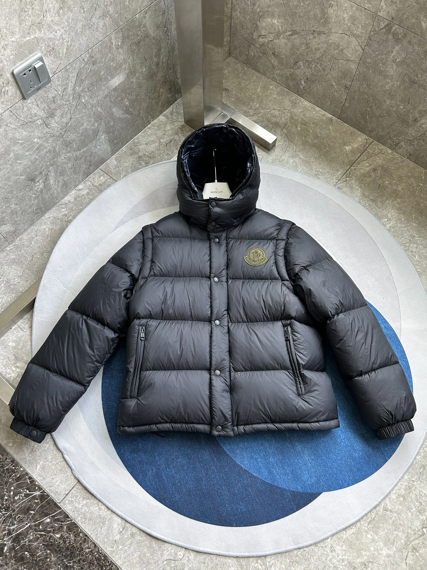 Moncler Down Jackets Casual 146177