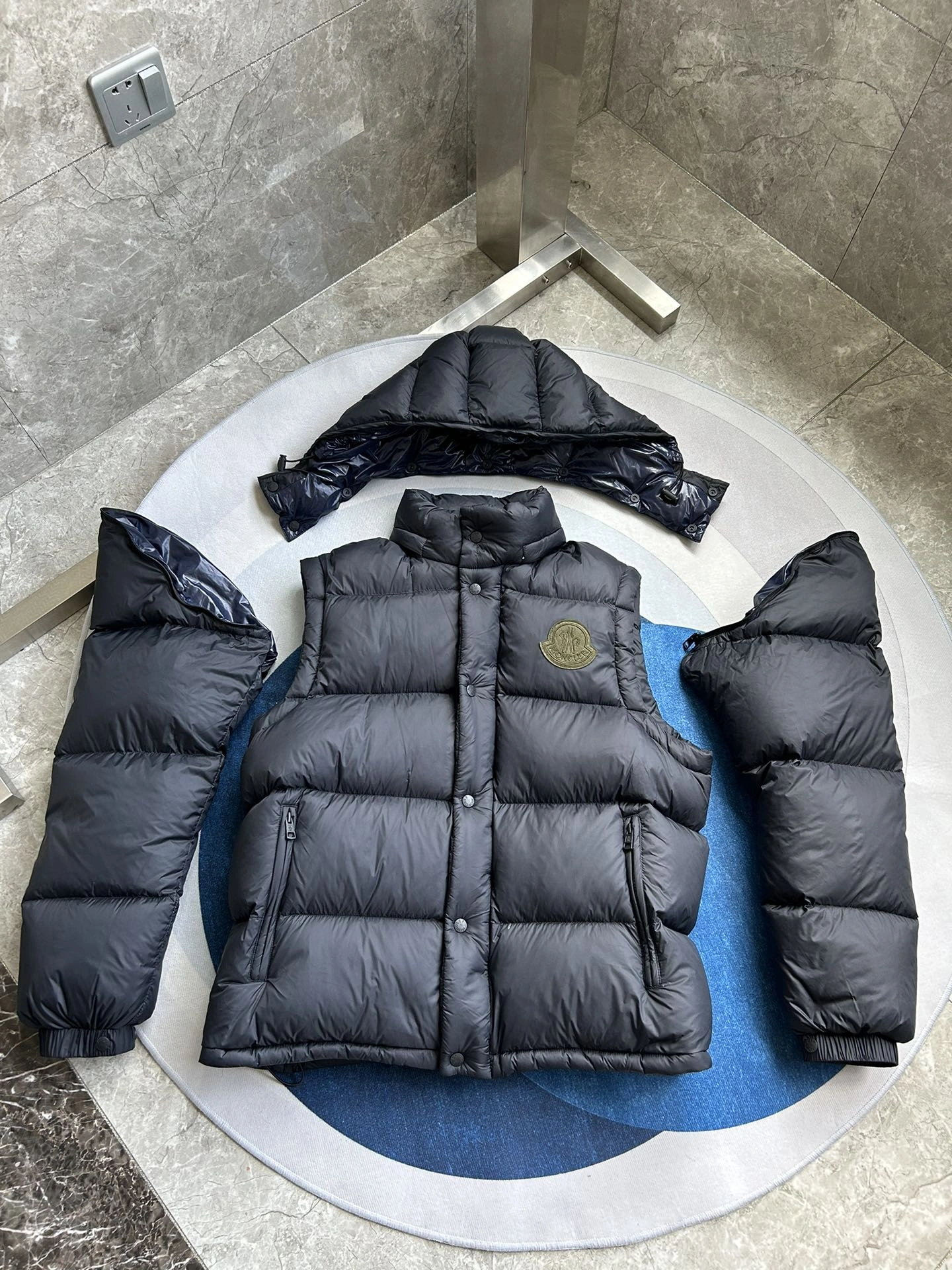 Moncler Down Jackets Casual 146177