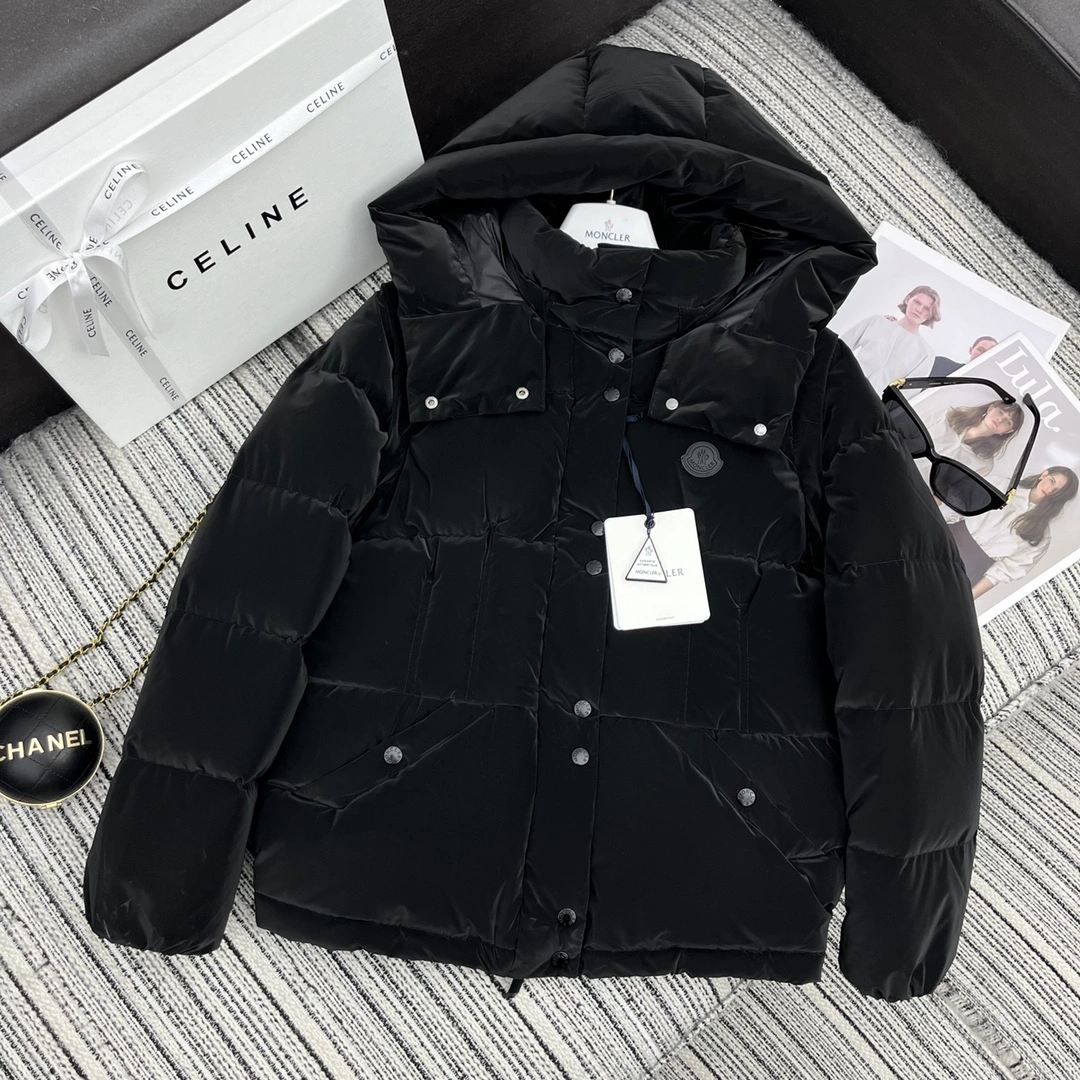Resilient Moncler Down Jackets 146231