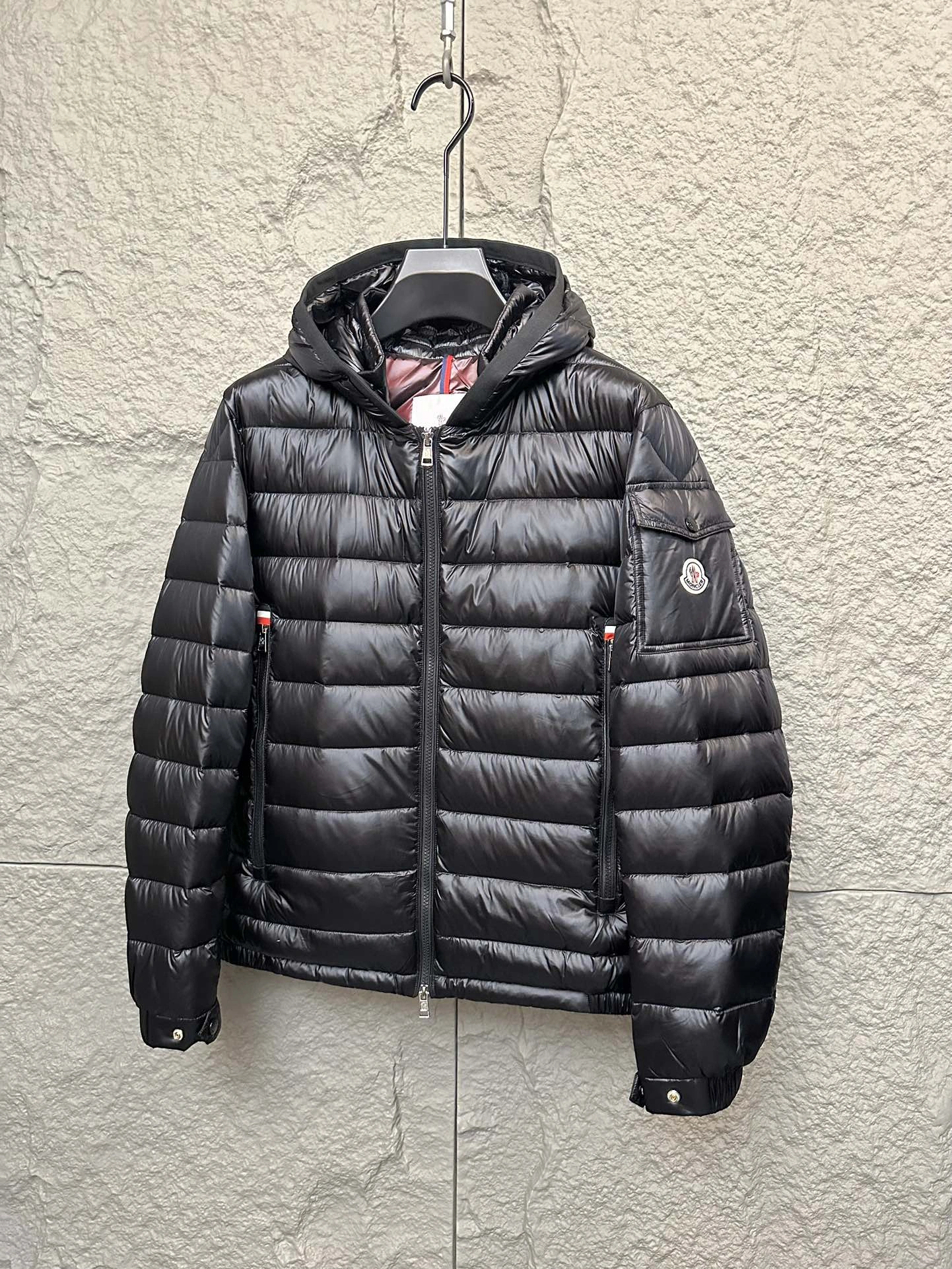 Moncler Down Jackets Fashionable 146156