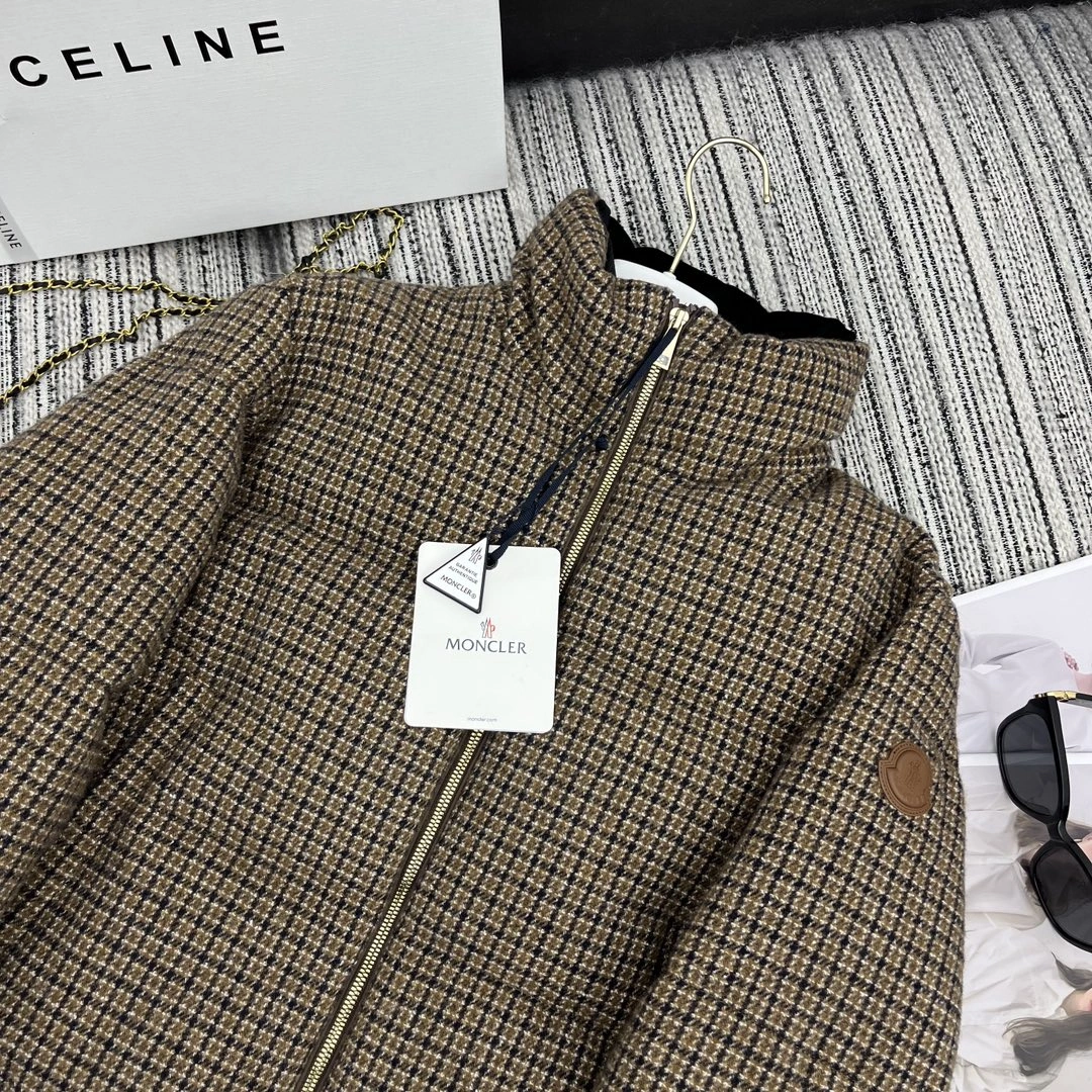 Moncler Down Jackets Durable 146170