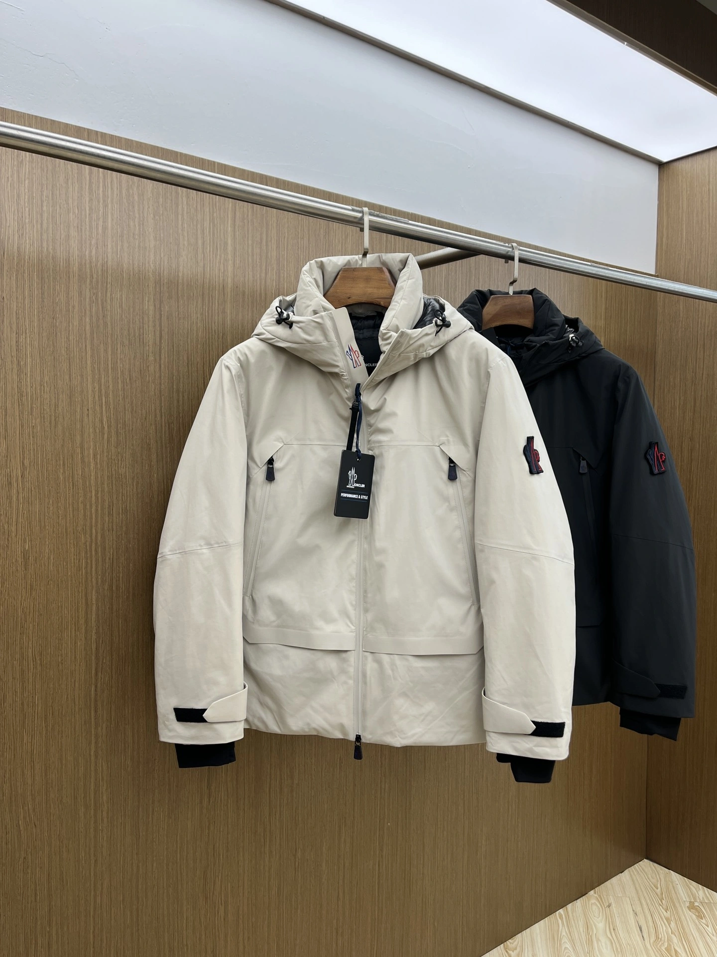 Moncler Down Jackets OnTrend 146161