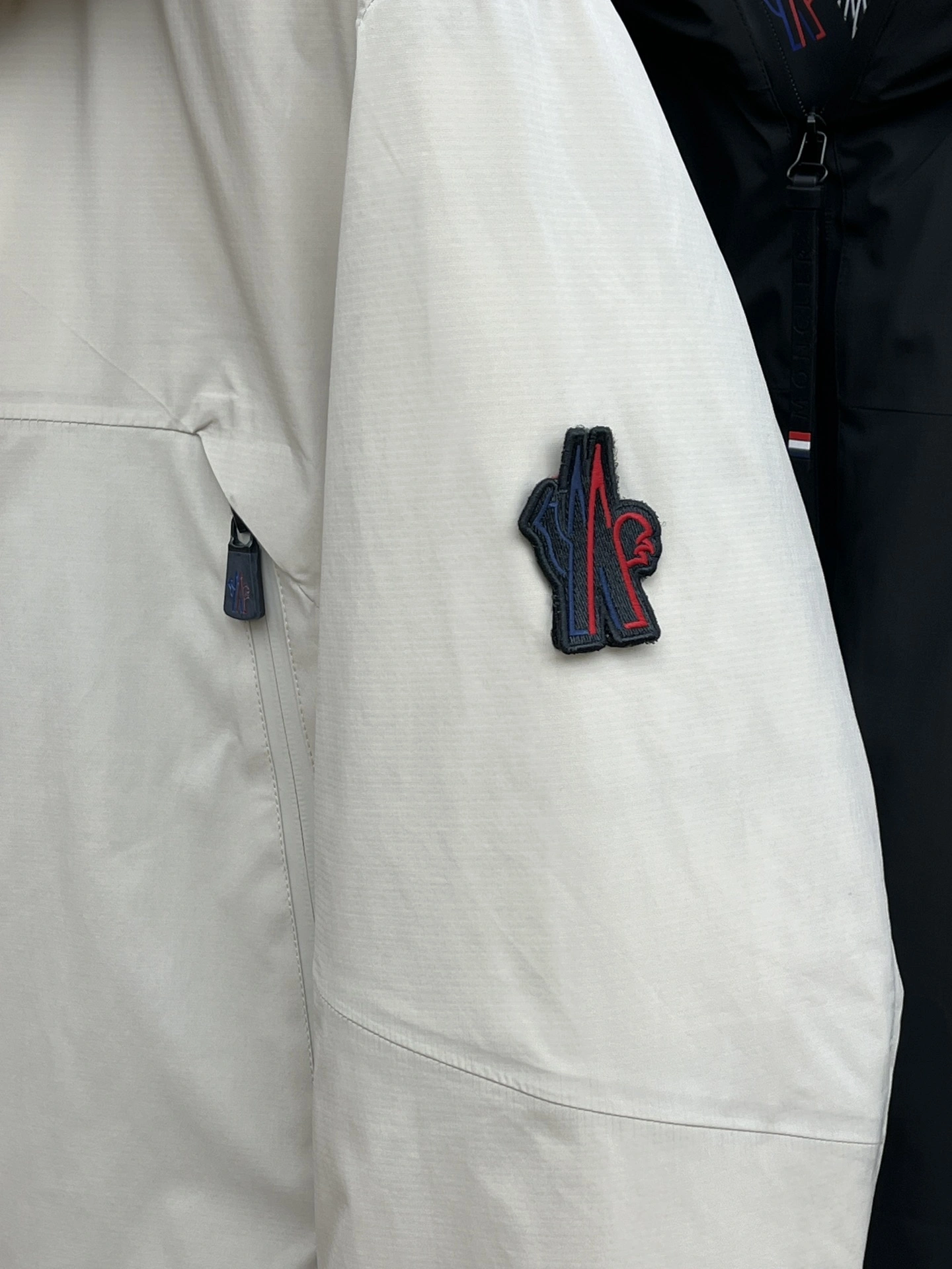 Moncler Down Jackets OnTrend 146161