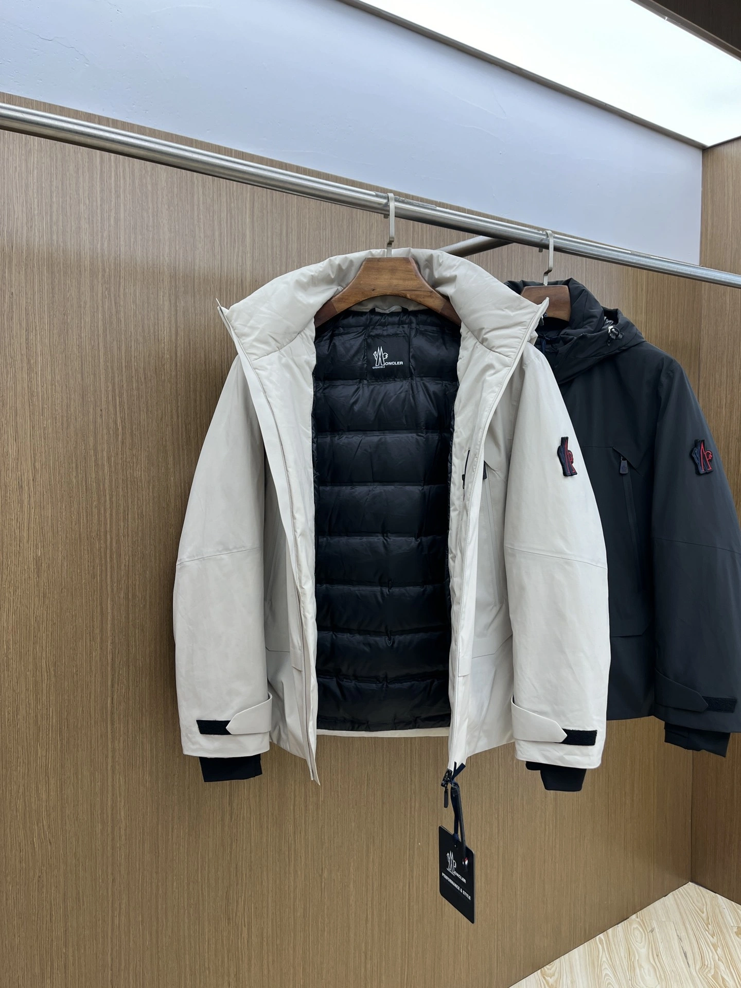 Moncler Down Jackets OnTrend 146161