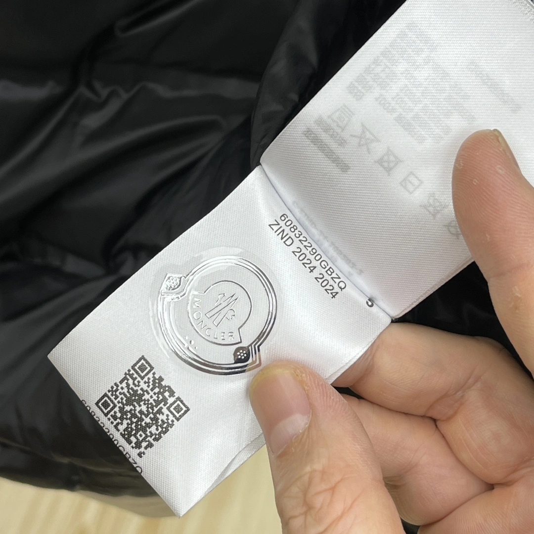 Moncler Down Jackets OnTrend 146161