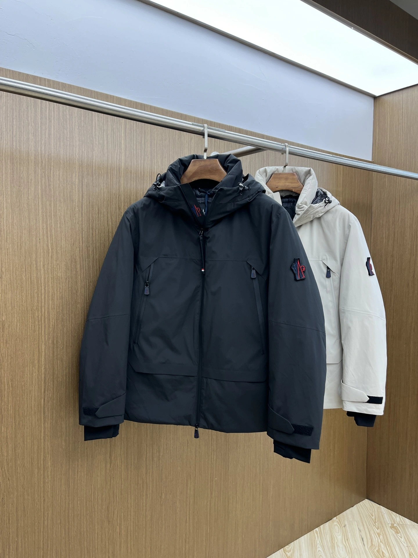 Practical Moncler Down Jackets 146155
