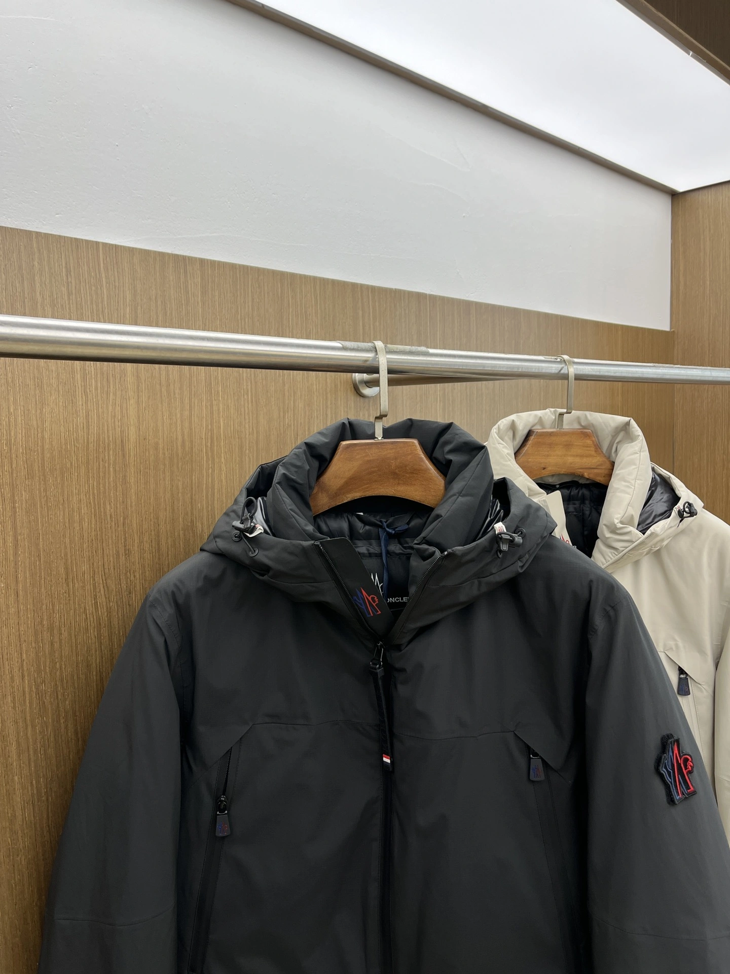 Practical Moncler Down Jackets 146155