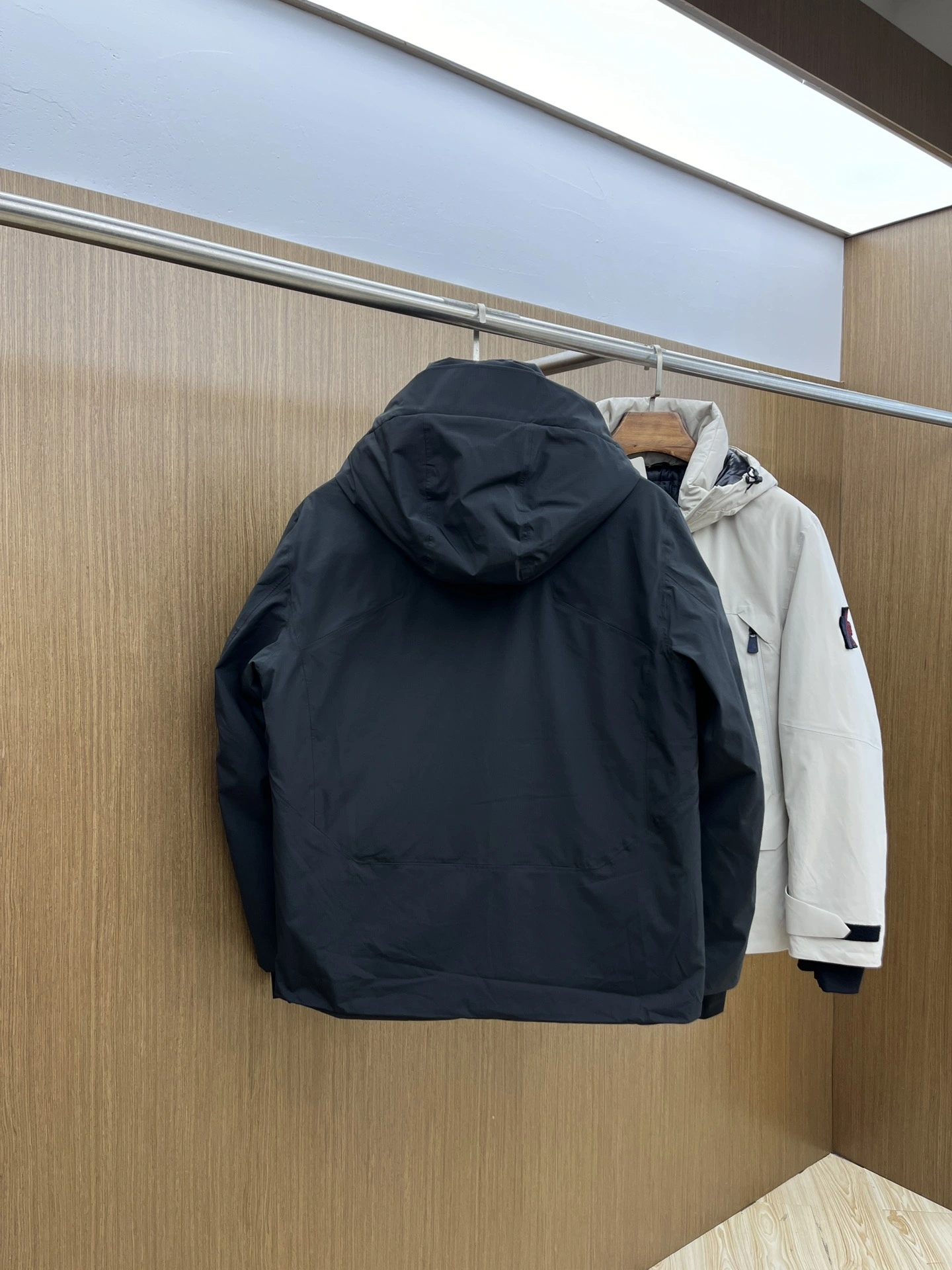 Practical Moncler Down Jackets 146155