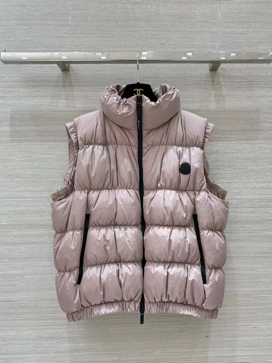 RelaxedFit Moncler Down Jackets 146154