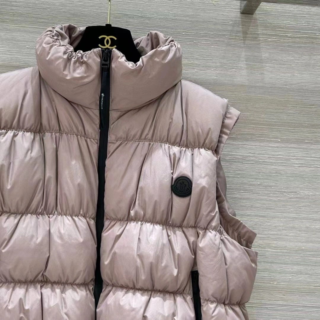 RelaxedFit Moncler Down Jackets 146154