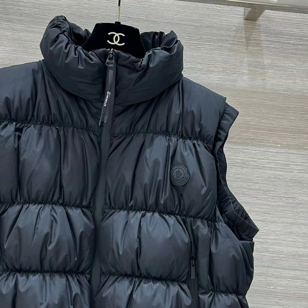 RelaxedFit Moncler Down Jackets 146154
