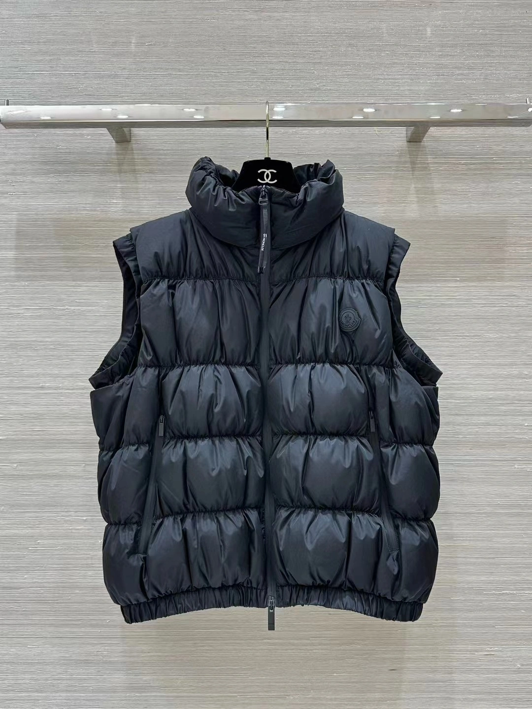 RelaxedFit Moncler Down Jackets 146154