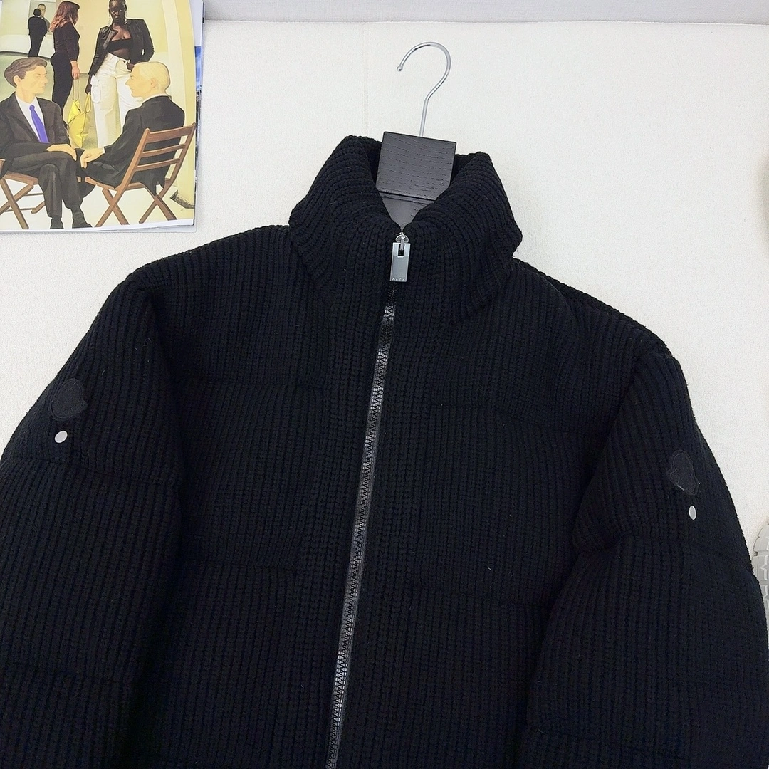 Stretchable Moncler Down Jackets 146176