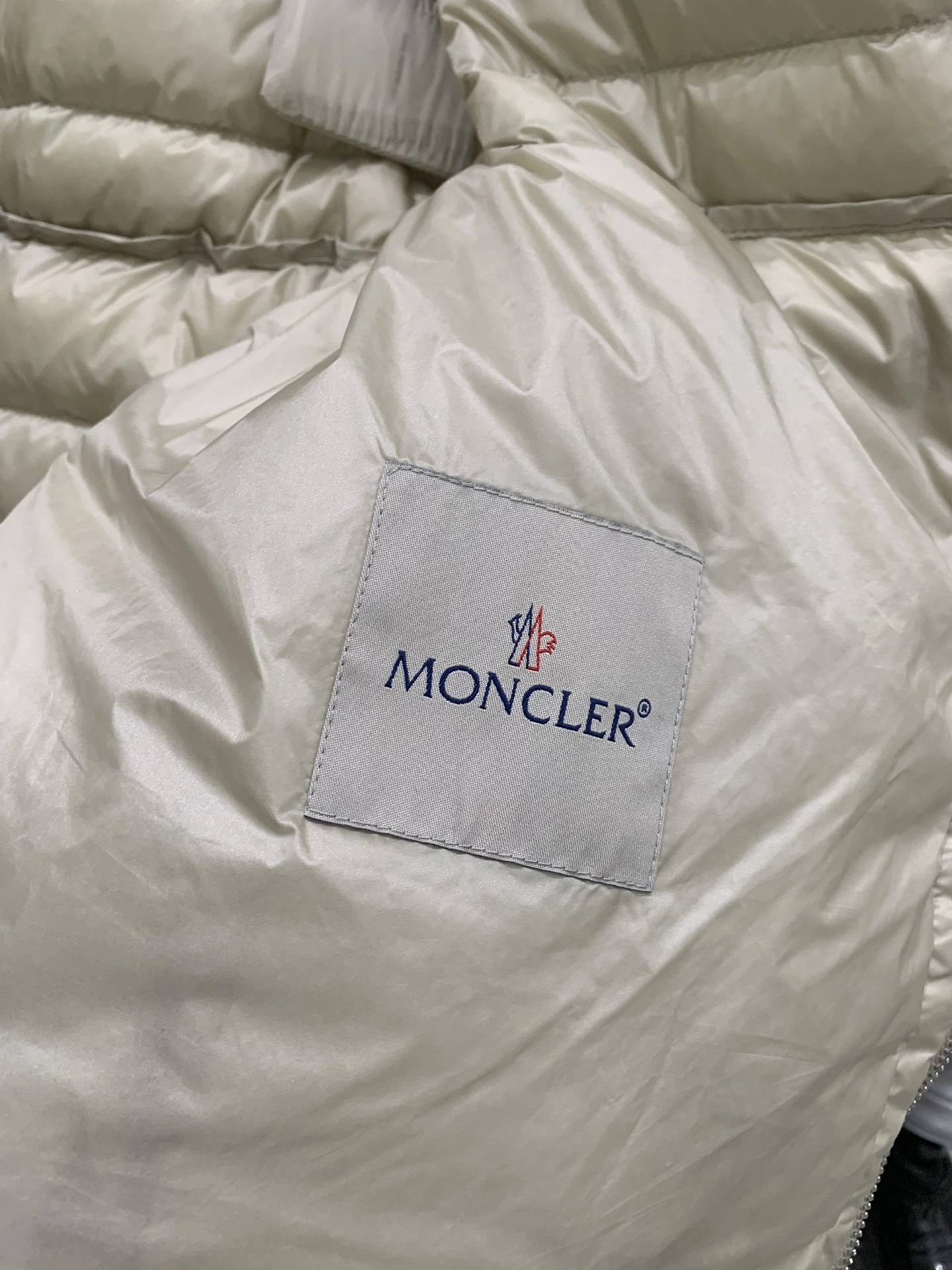 TravelReady Moncler Down Jackets 146153