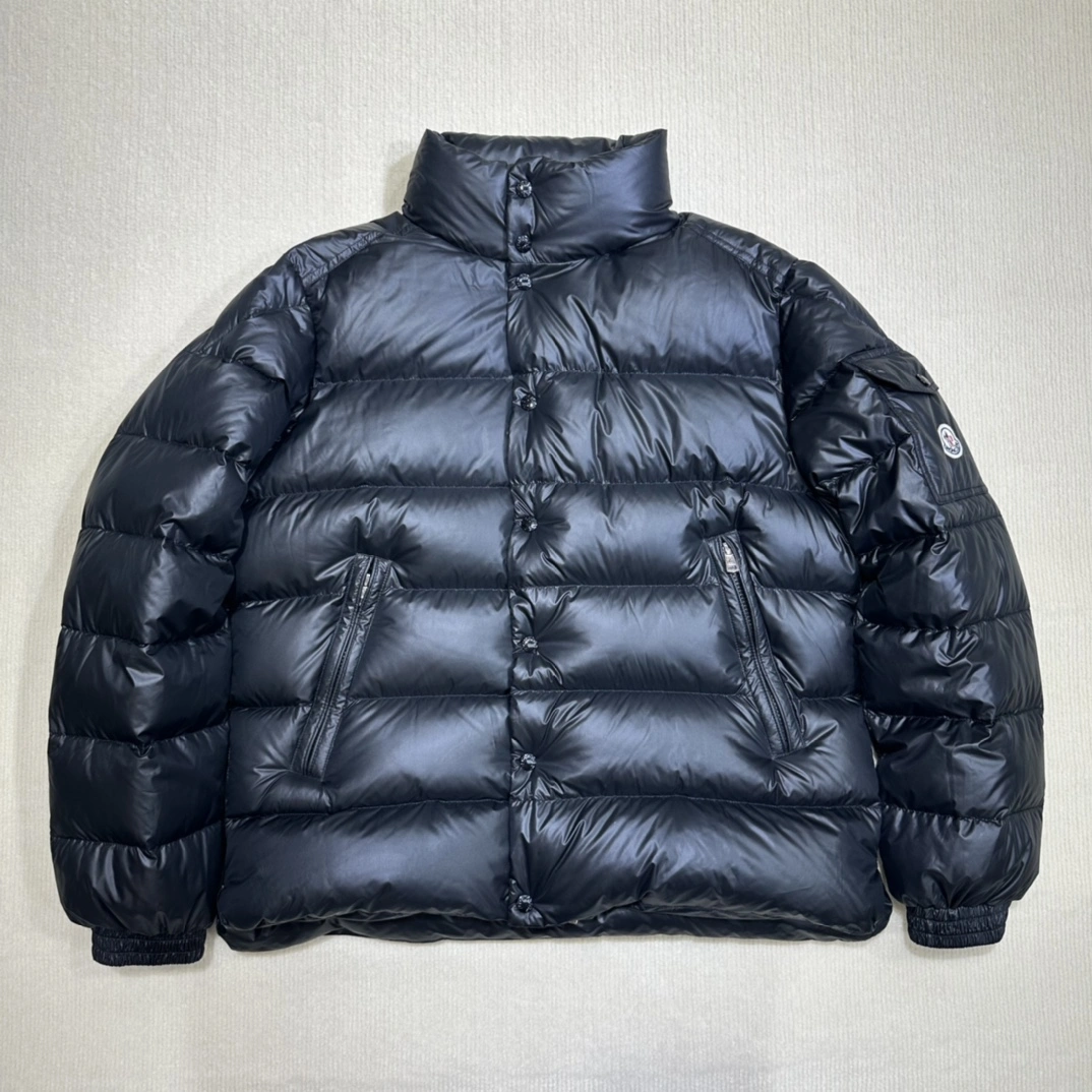 Moncler Down Jackets Breathable 146150