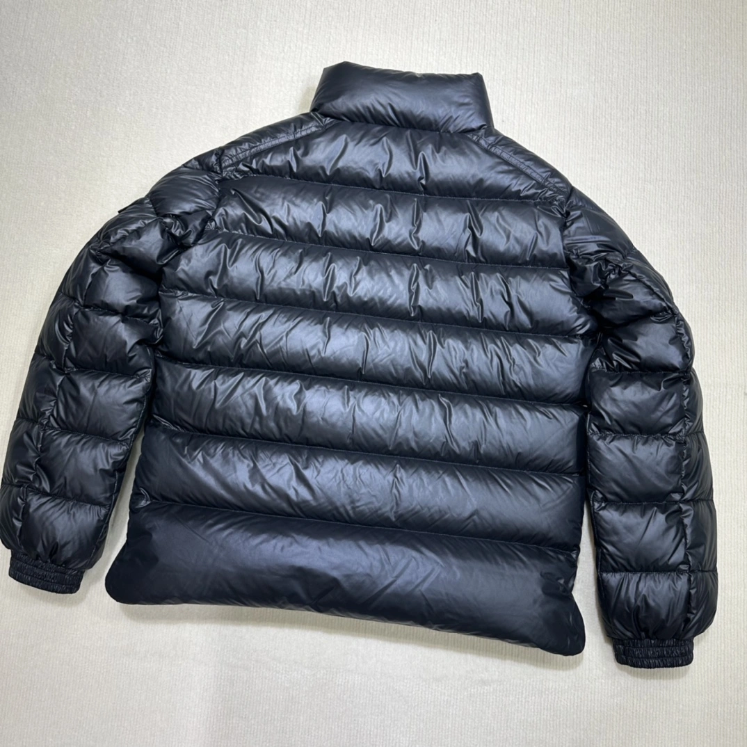 Moncler Down Jackets Breathable 146150