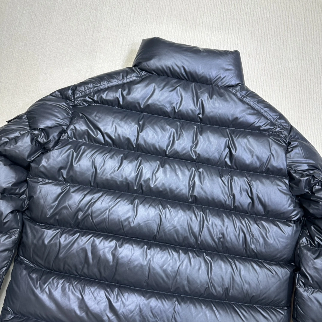 Moncler Down Jackets Breathable 146150