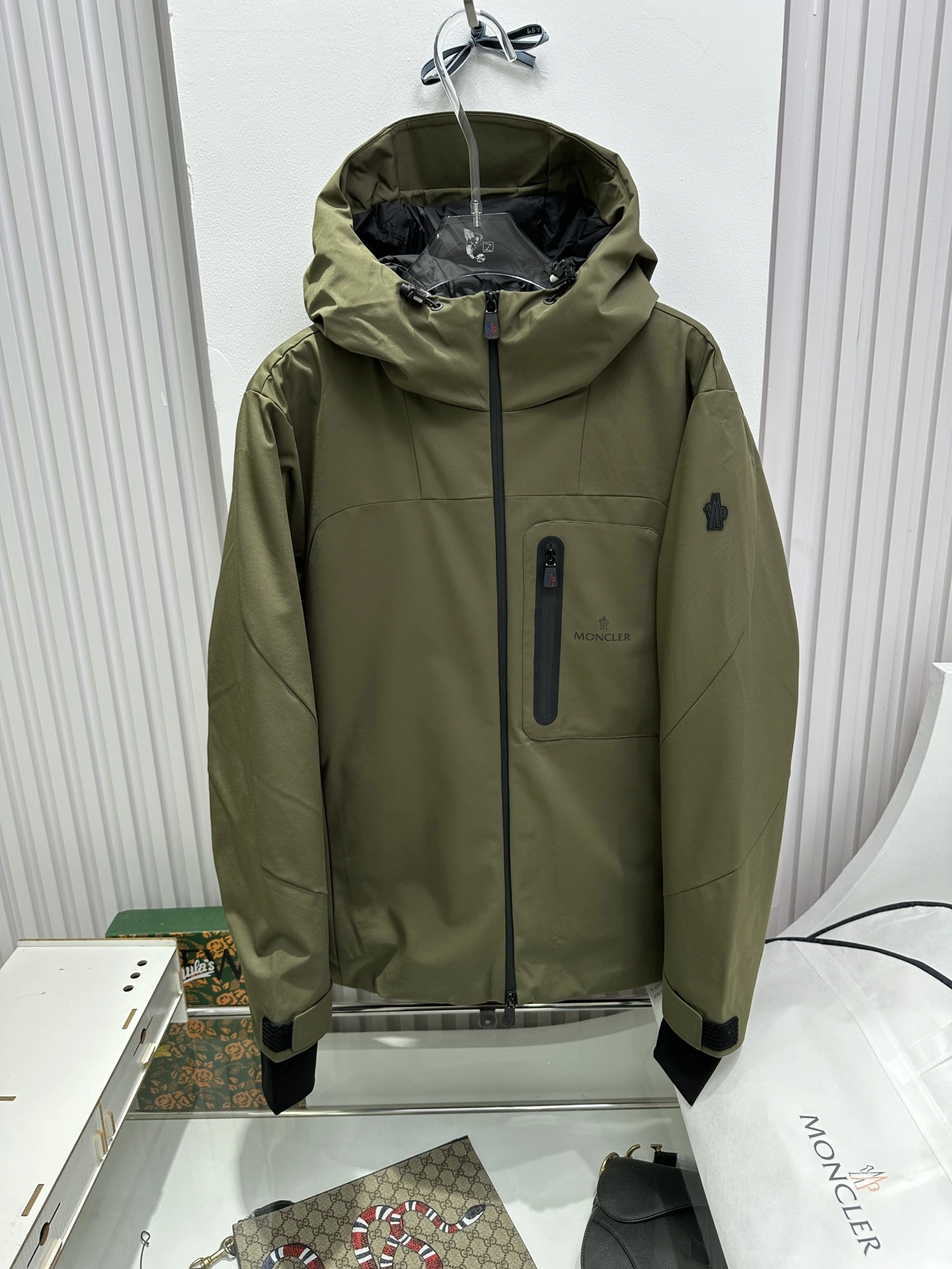 TravelReady Moncler Down Jackets 146149