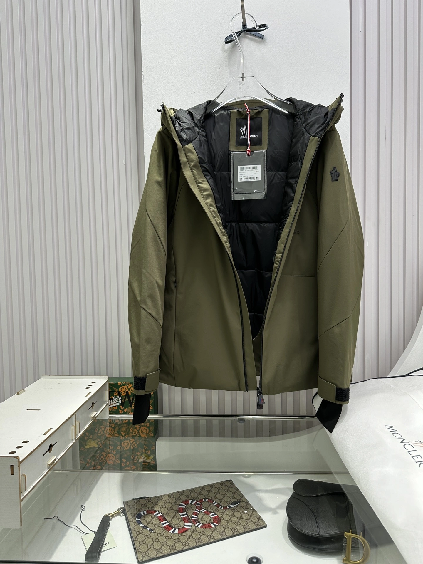 TravelReady Moncler Down Jackets 146149