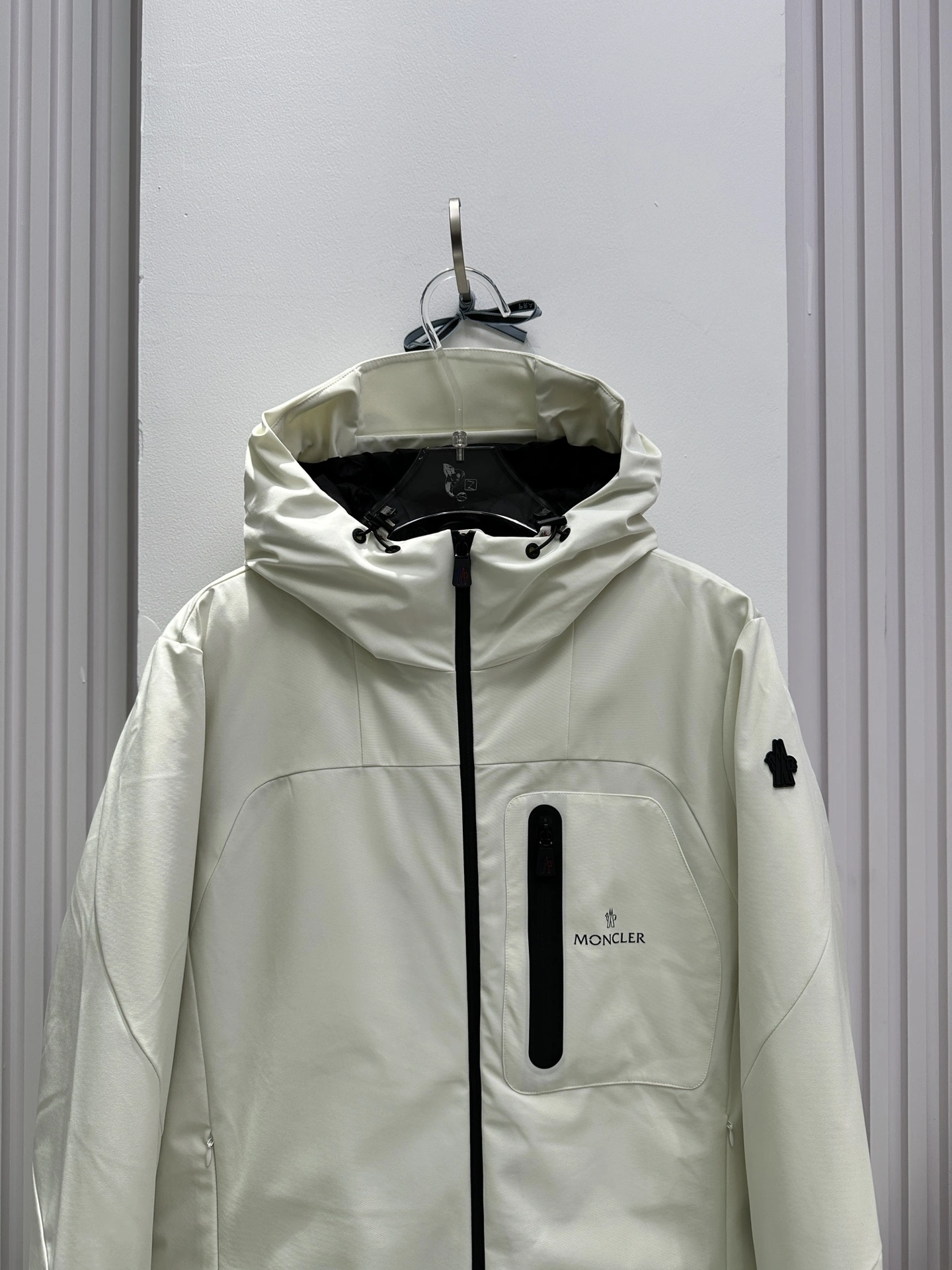 Effortless Moncler Down Jackets 146148