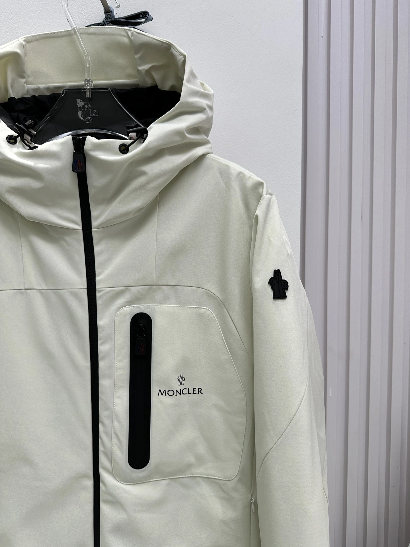 Effortless Moncler Down Jackets 146148