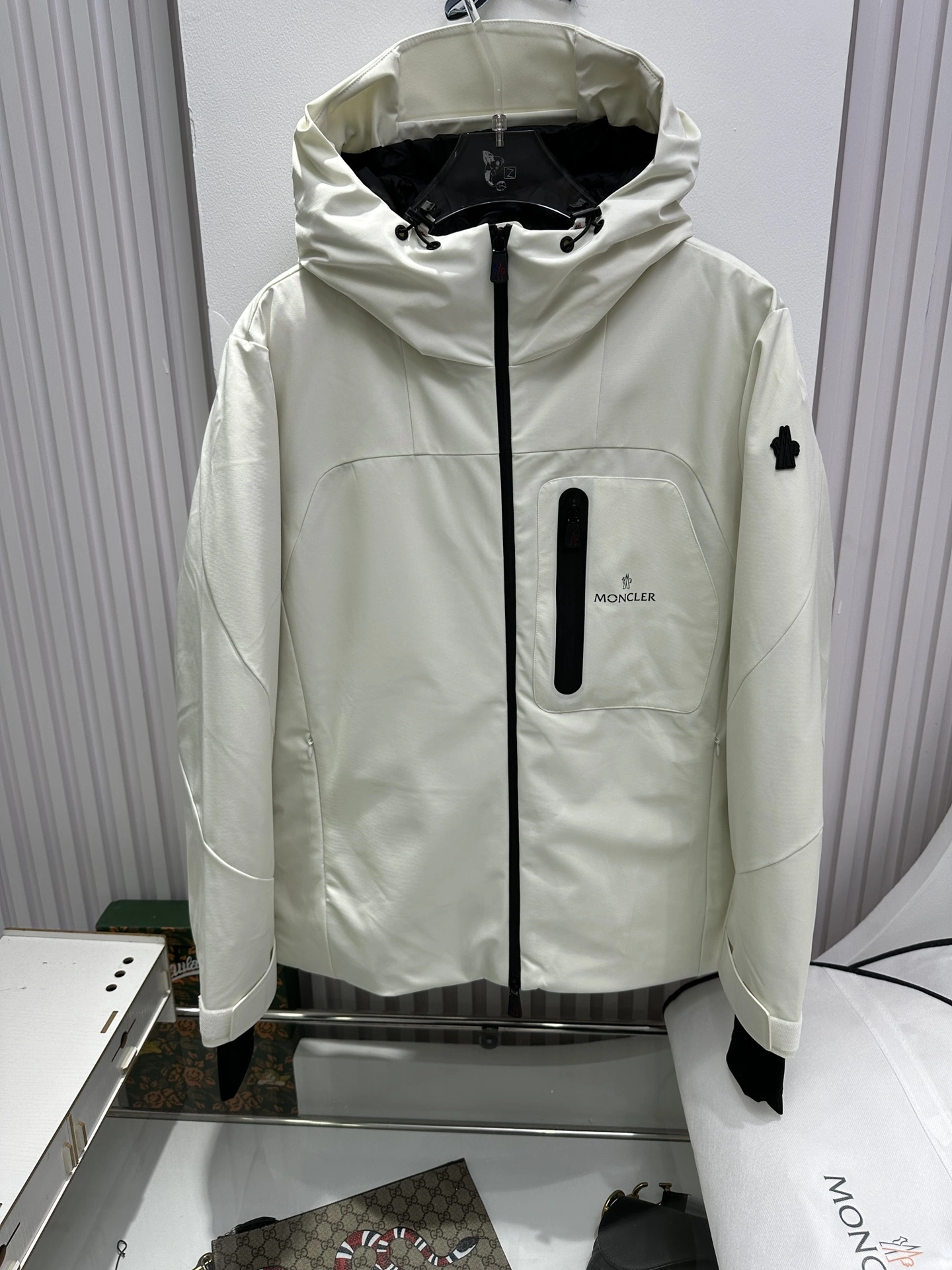 Effortless Moncler Down Jackets 146148
