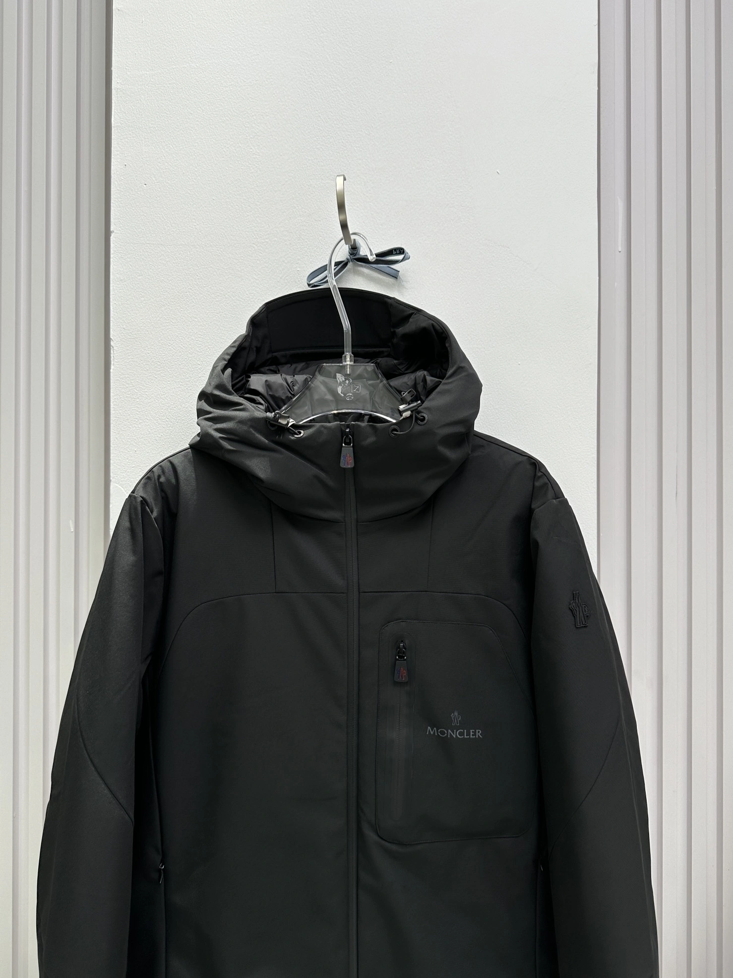 WaterResistant Moncler Down Jackets 146147