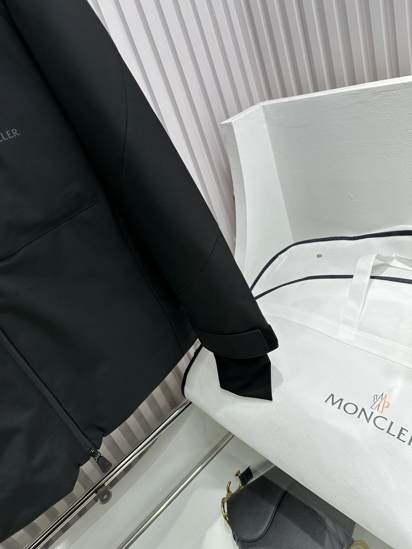 WaterResistant Moncler Down Jackets 146147