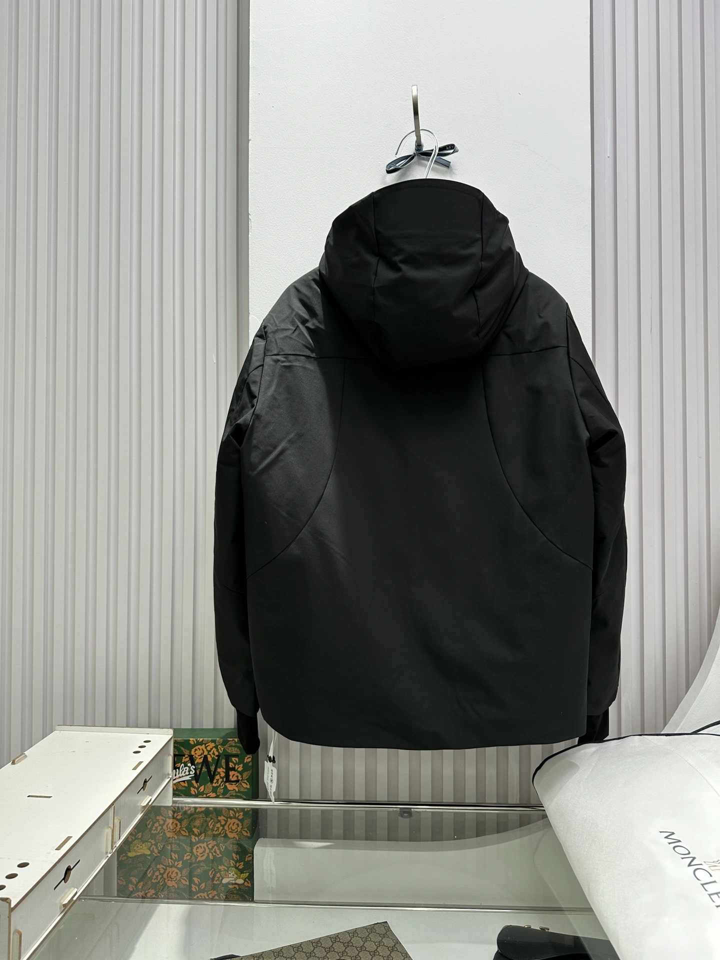 WaterResistant Moncler Down Jackets 146147