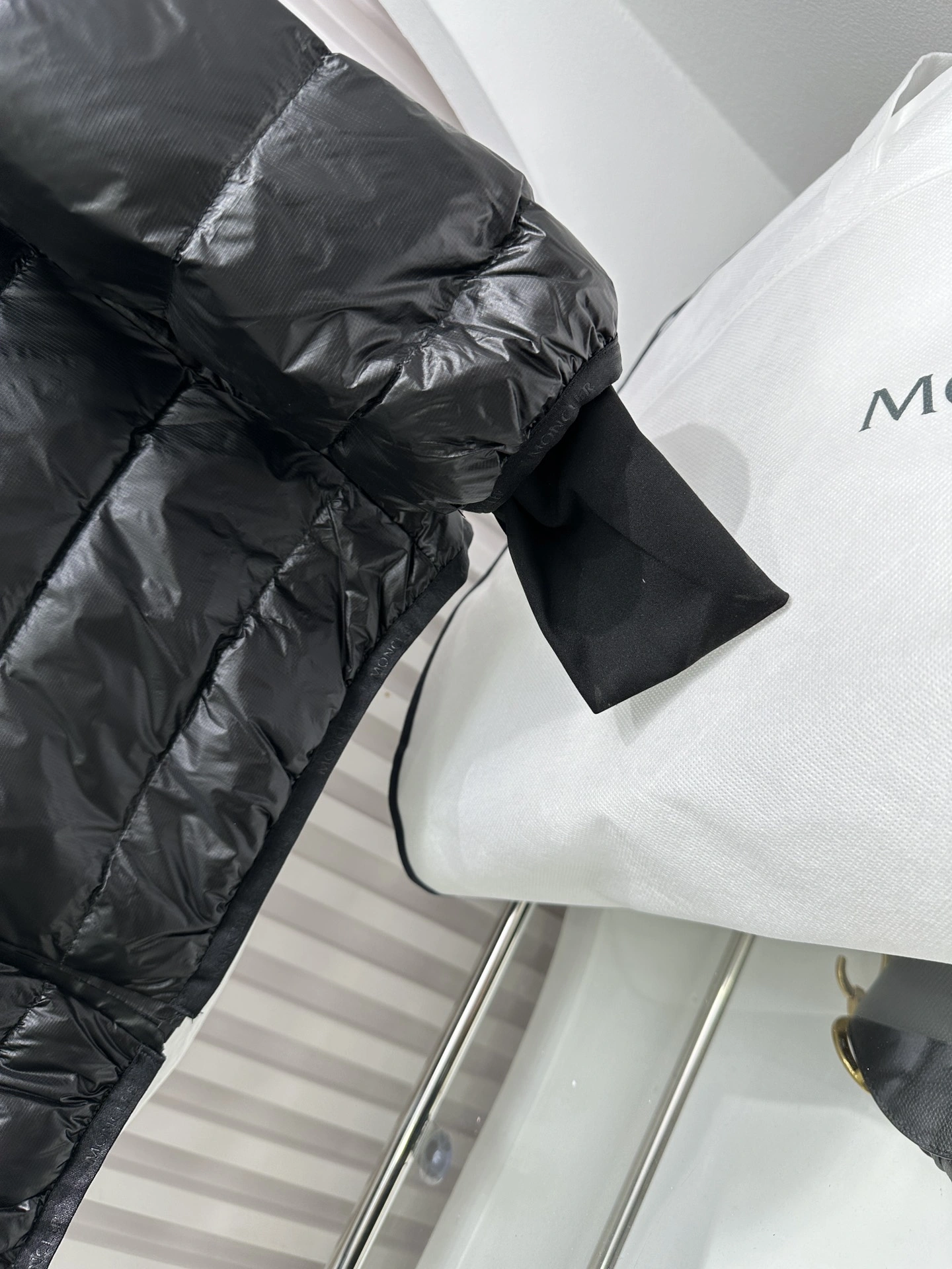 Moncler Down Jackets Tailored 146143