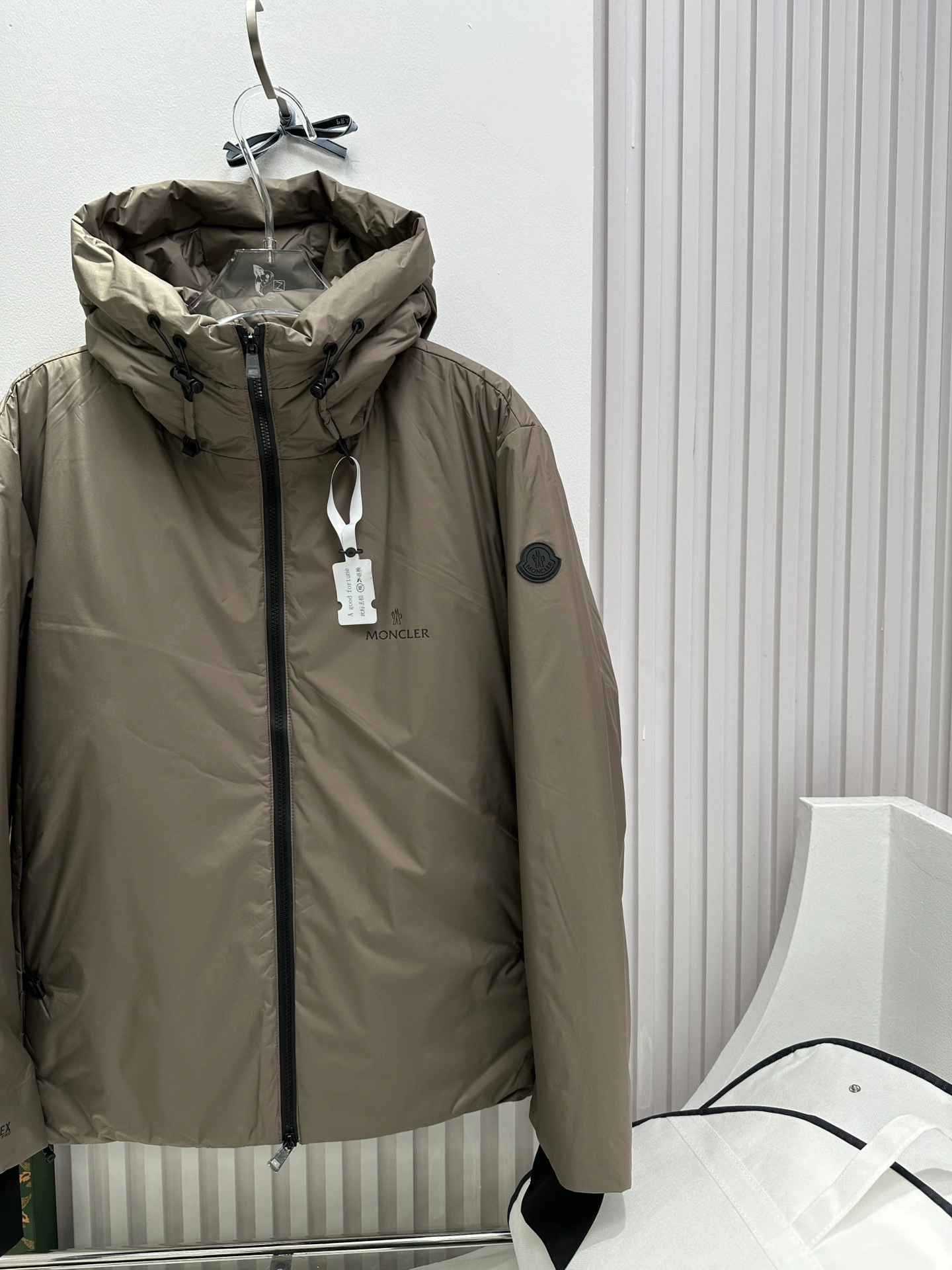 Durable Moncler Down Jackets 146139
