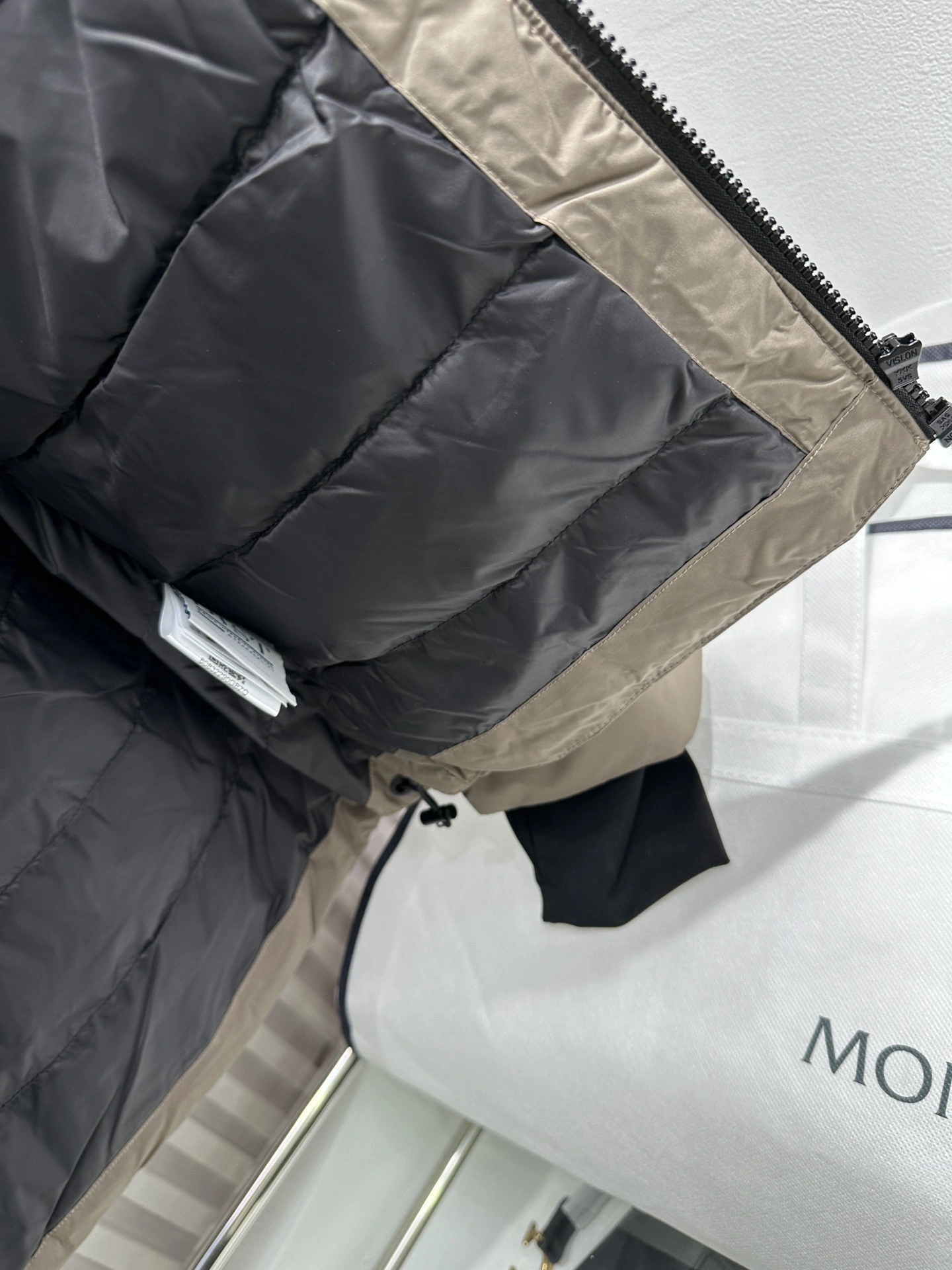 Durable Moncler Down Jackets 146139