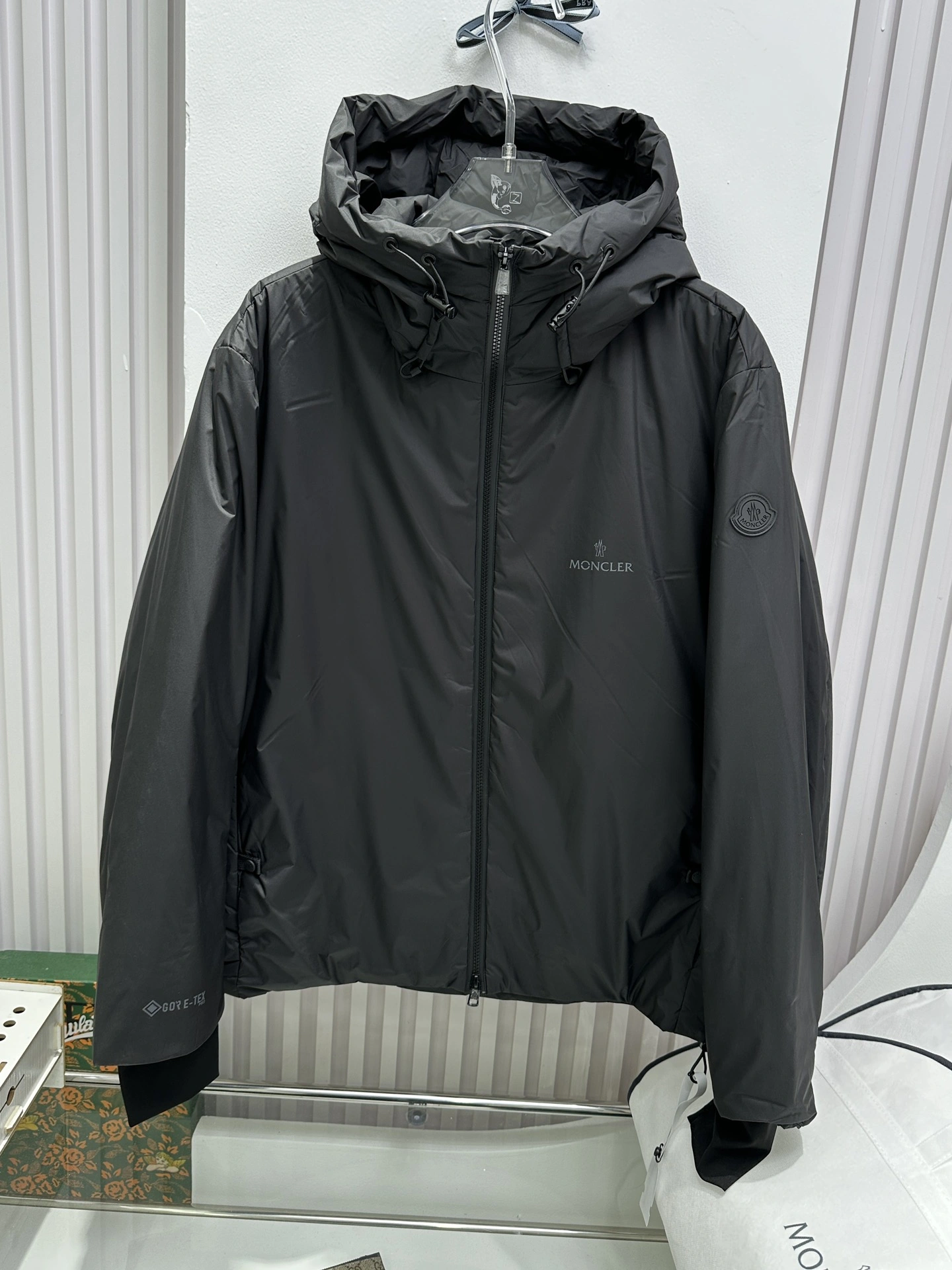 Moncler Down Jackets Packable 146140