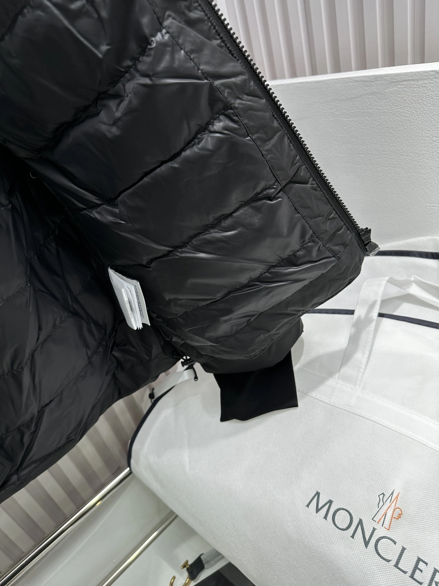 Moncler Down Jackets Packable 146140