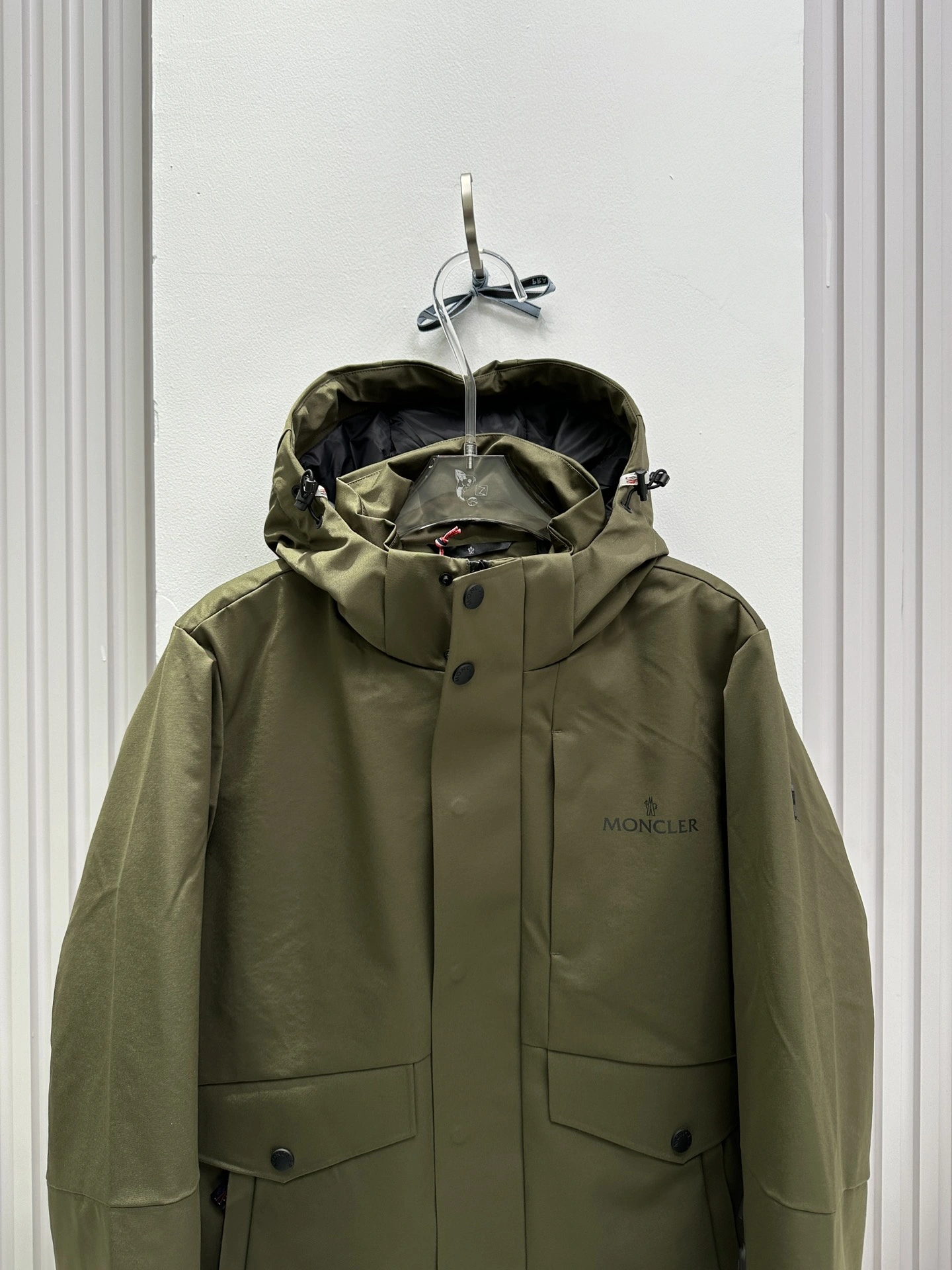 Practical Moncler Down Jackets 146127