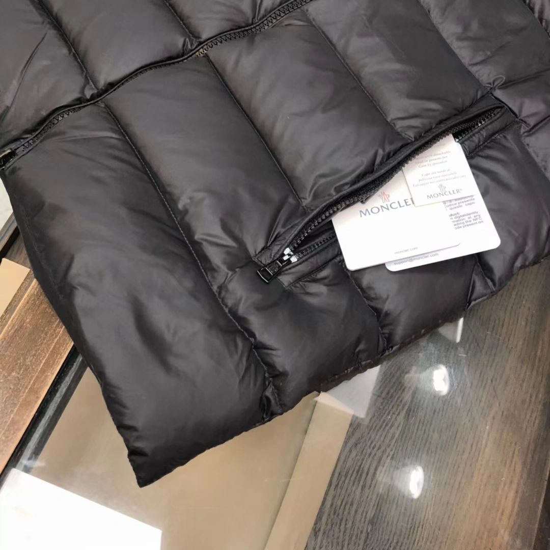 FlexibleFit Moncler Down Jackets 146120