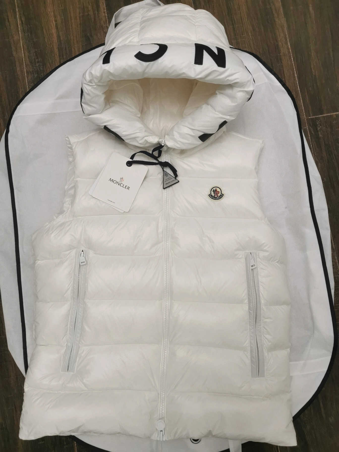 Attractive Moncler Down Jackets 146130
