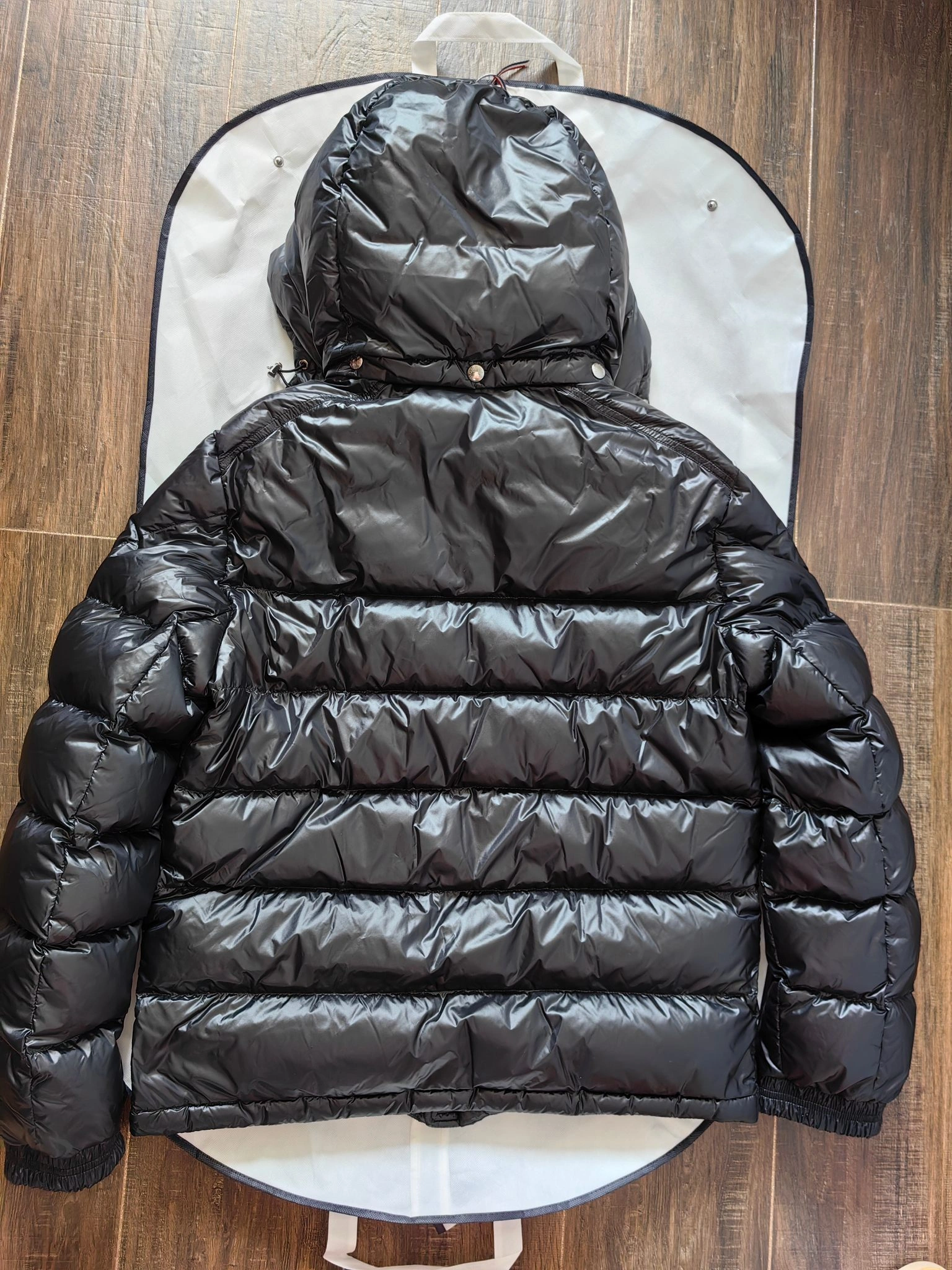 EyeCatching Moncler Down Jackets 146133