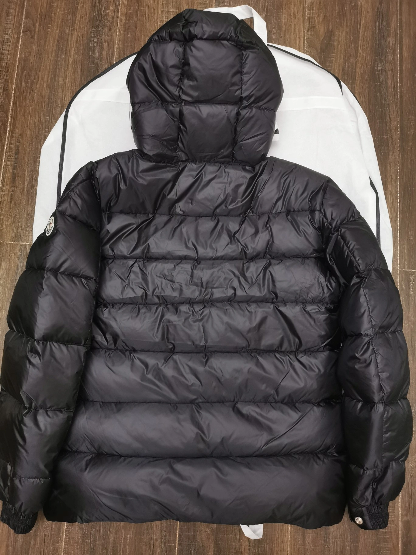 Moncler Down Jackets Soft 146128