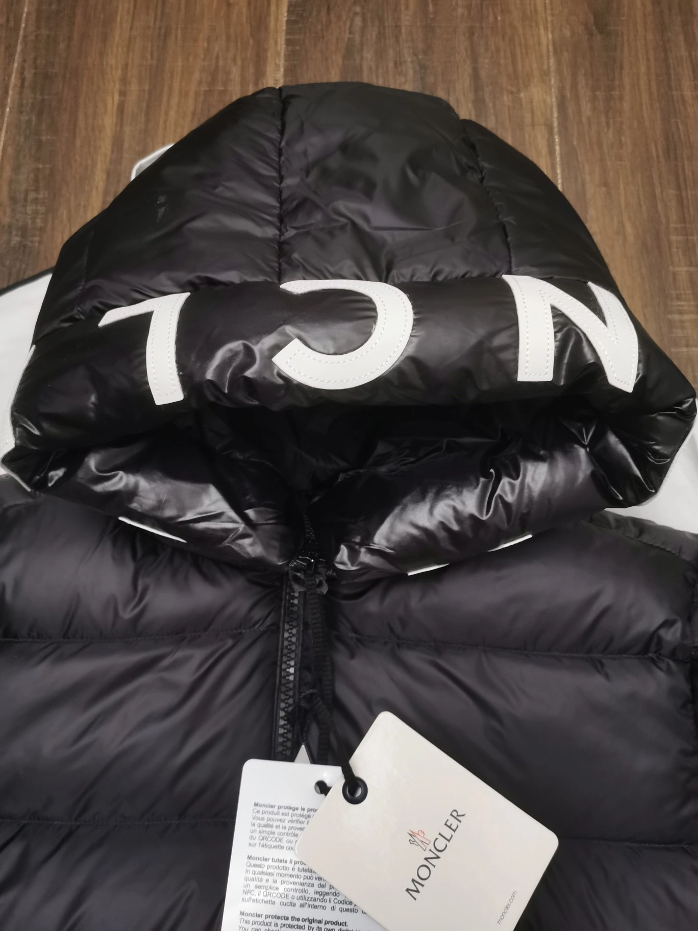 Moncler Down Jackets Soft 146128