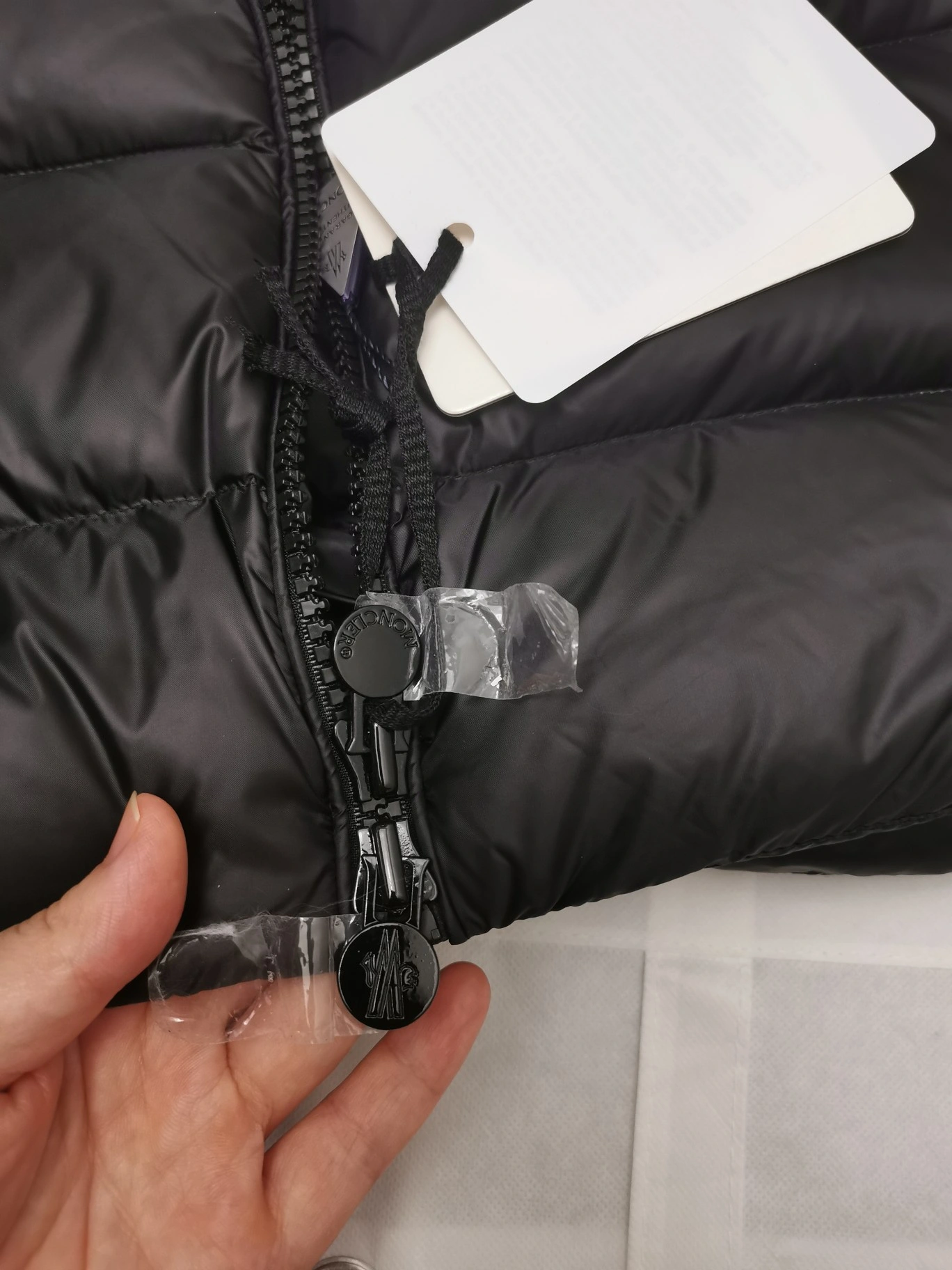 Moncler Down Jackets Soft 146128